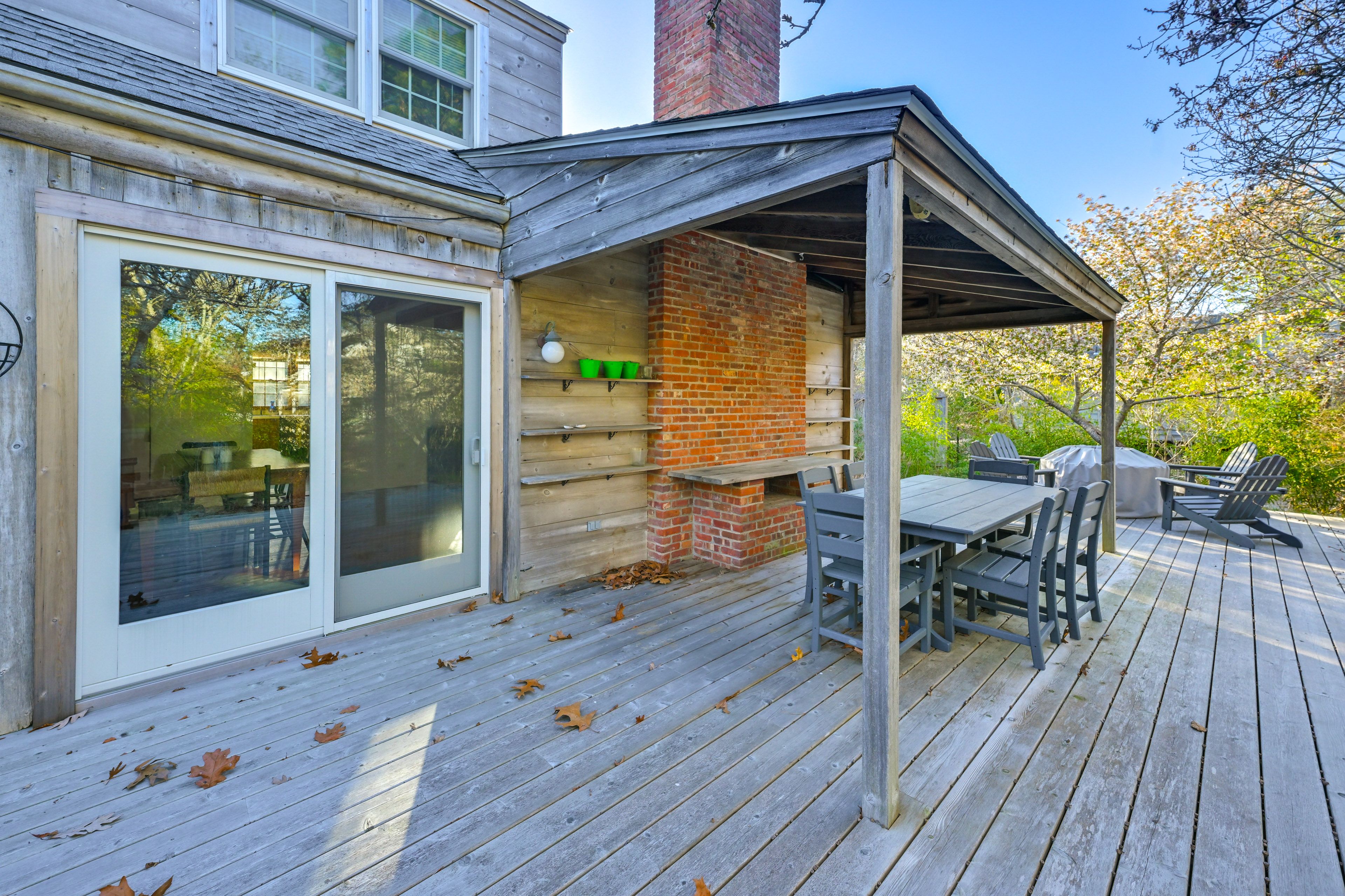 Deck | Outdoor Dining Area | Gas Grill