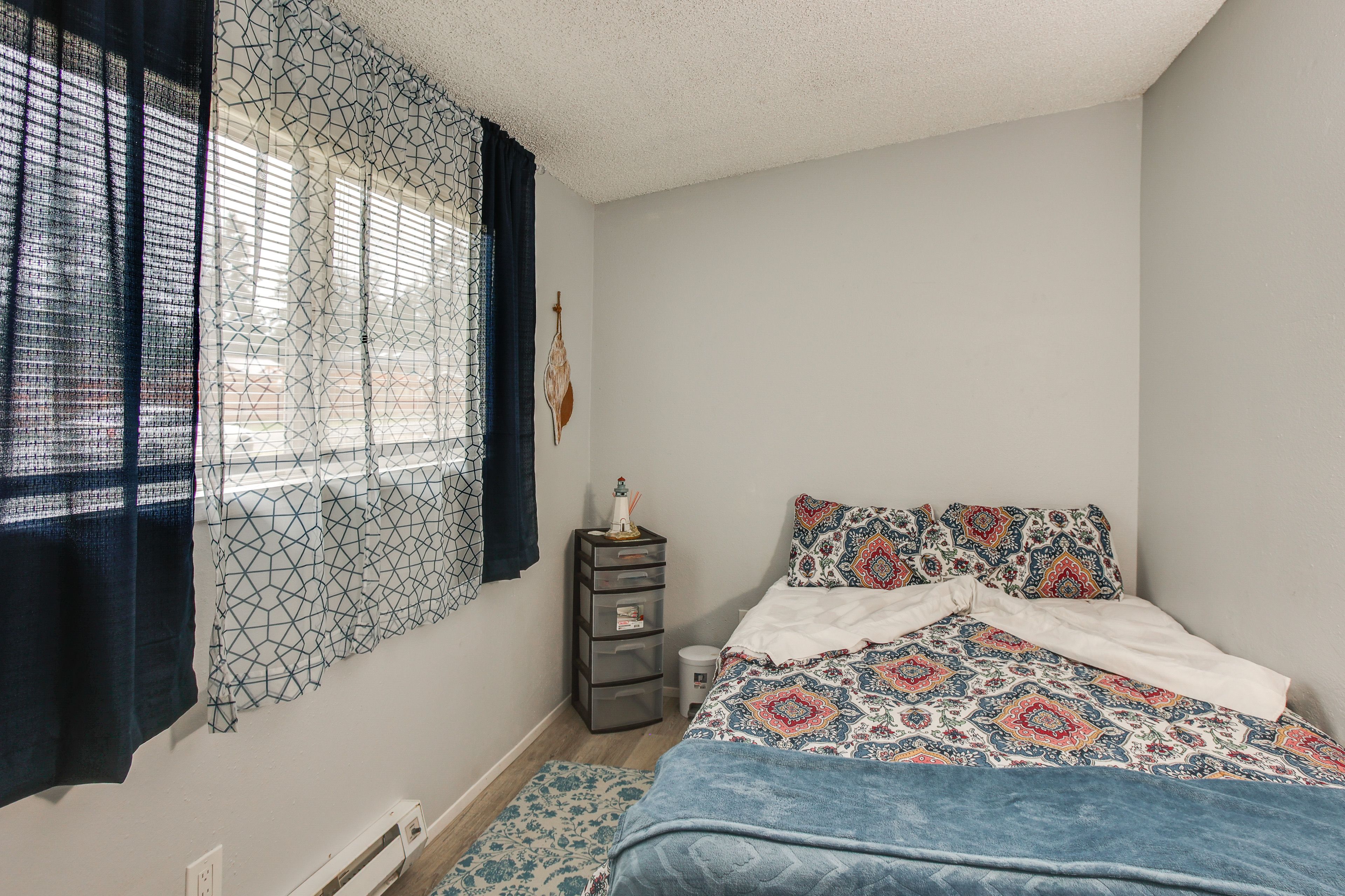 Bedroom 2 | Queen Bed