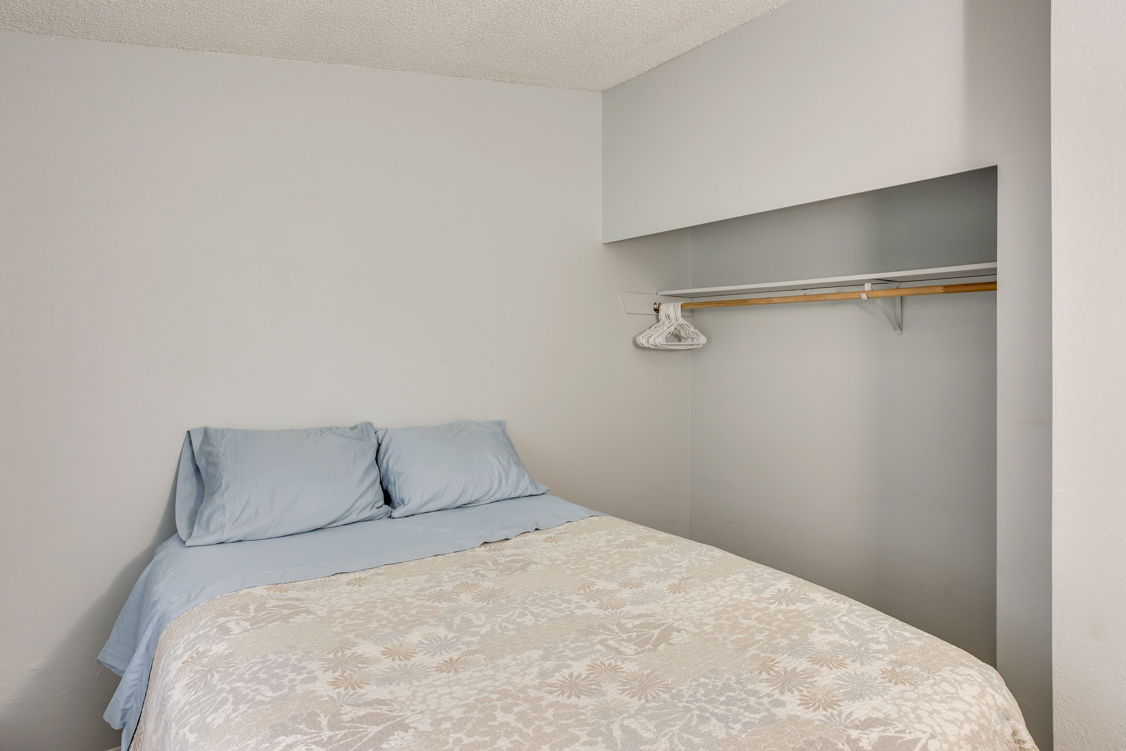 Bedroom 3 | Queen Bed