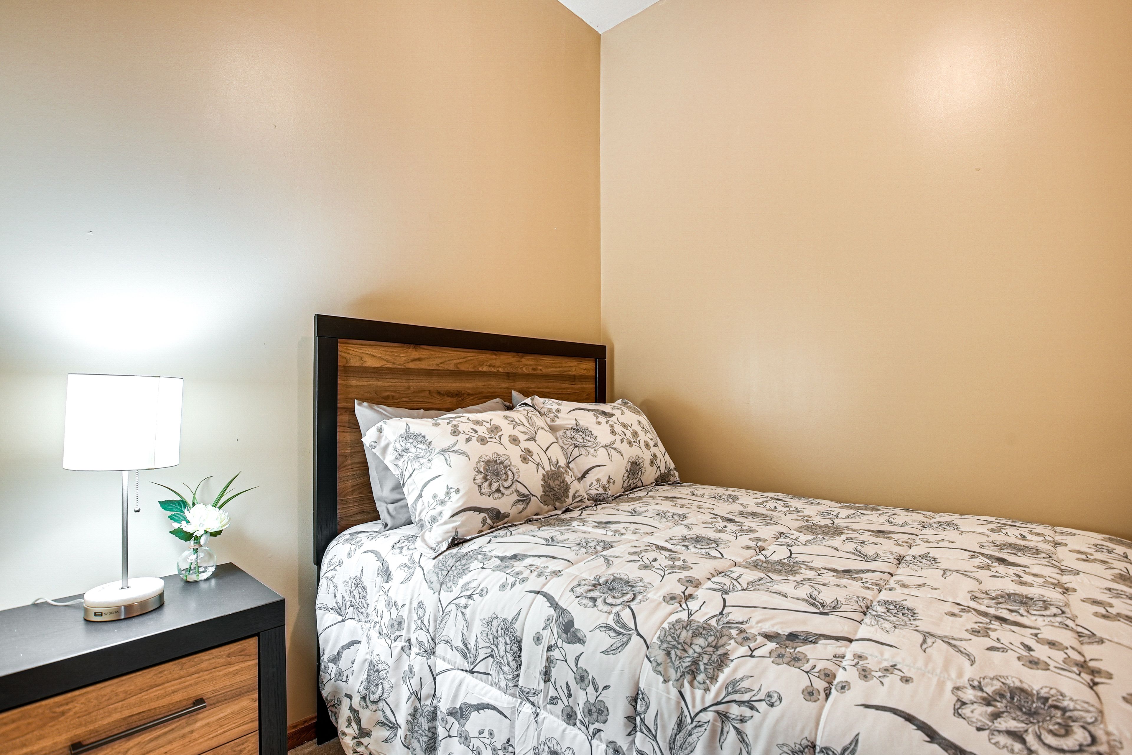 Bonus Room 1 | Full Bed | Lower Floor