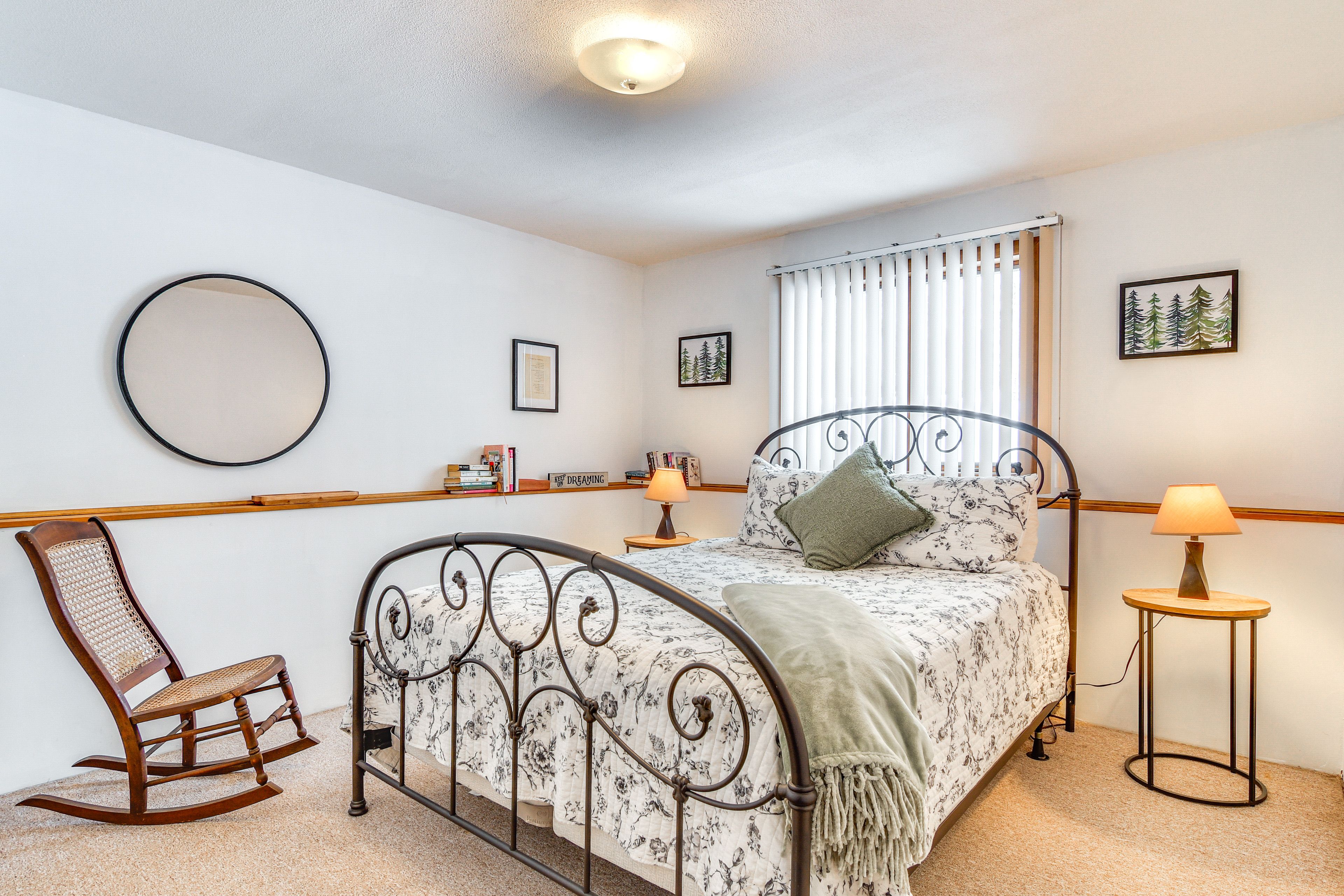 Bedroom 2 | Lower Floor | Queen Bed