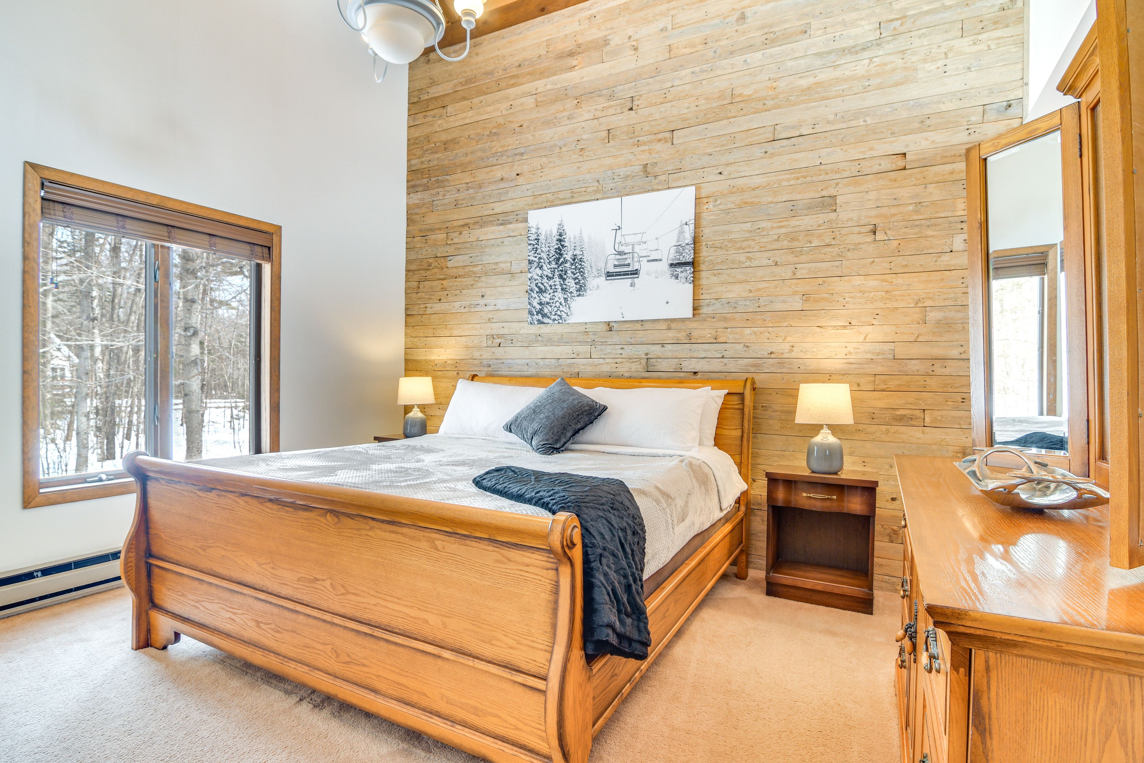 Bedroom 1 | Main Floor | King Bed