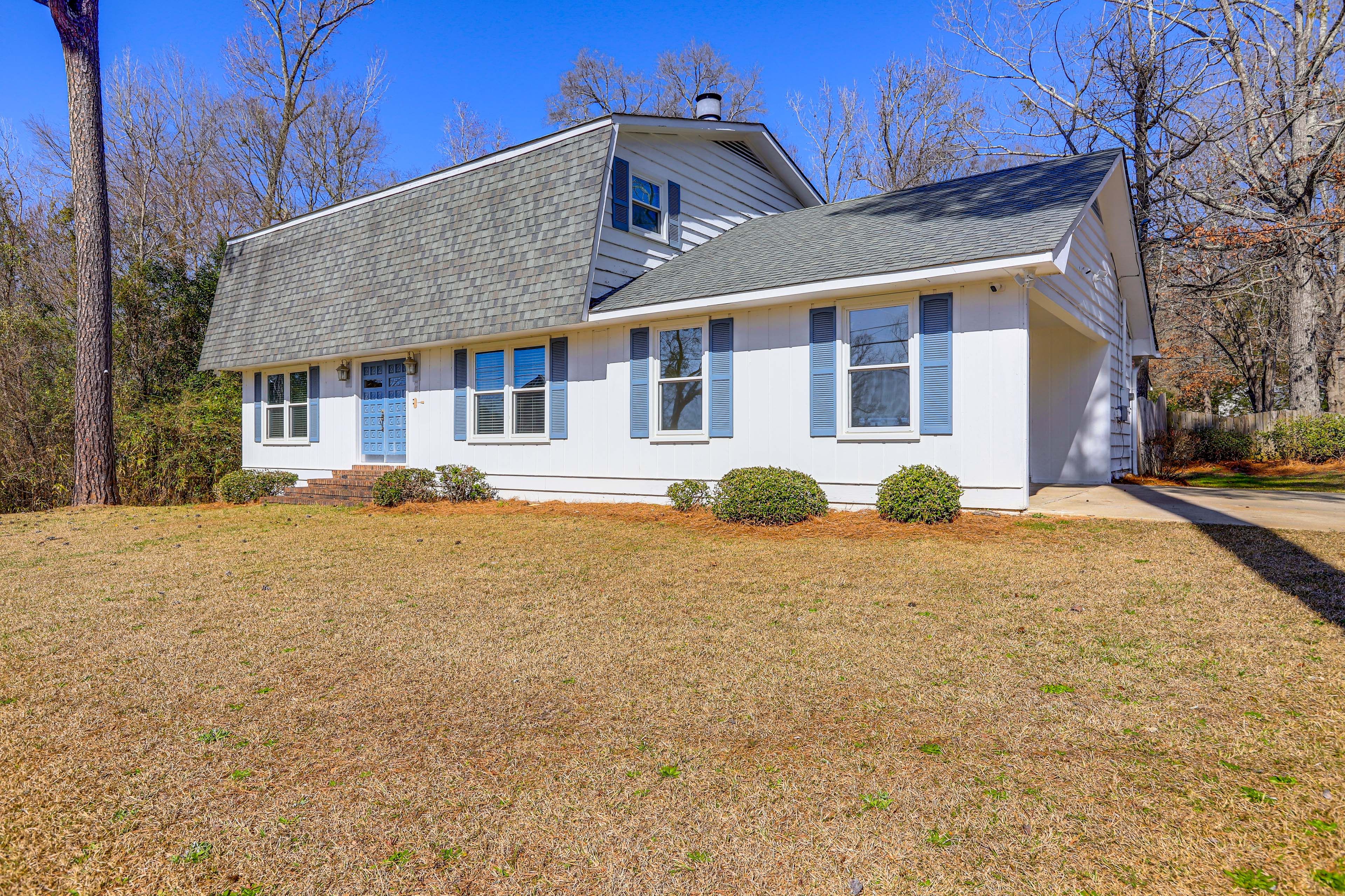 Parking | Carport (2 Vehicles) | Driveway (2 Vehicles)