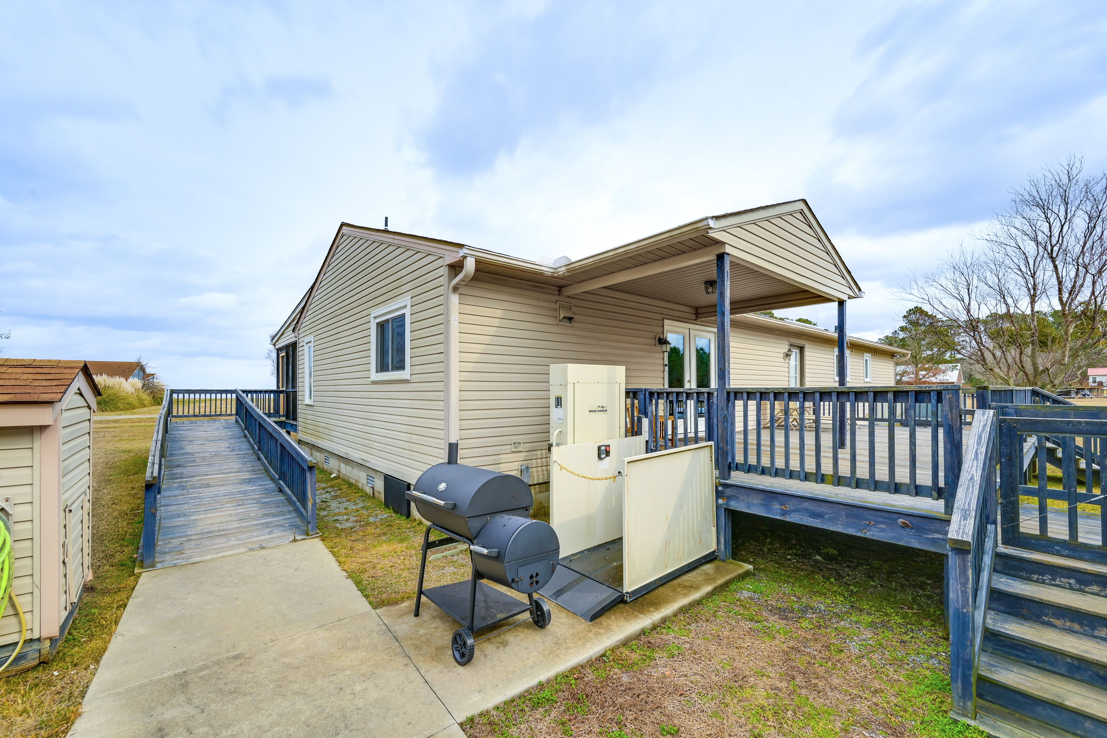 House Exterior | Wood Pellet Grill | Ramp