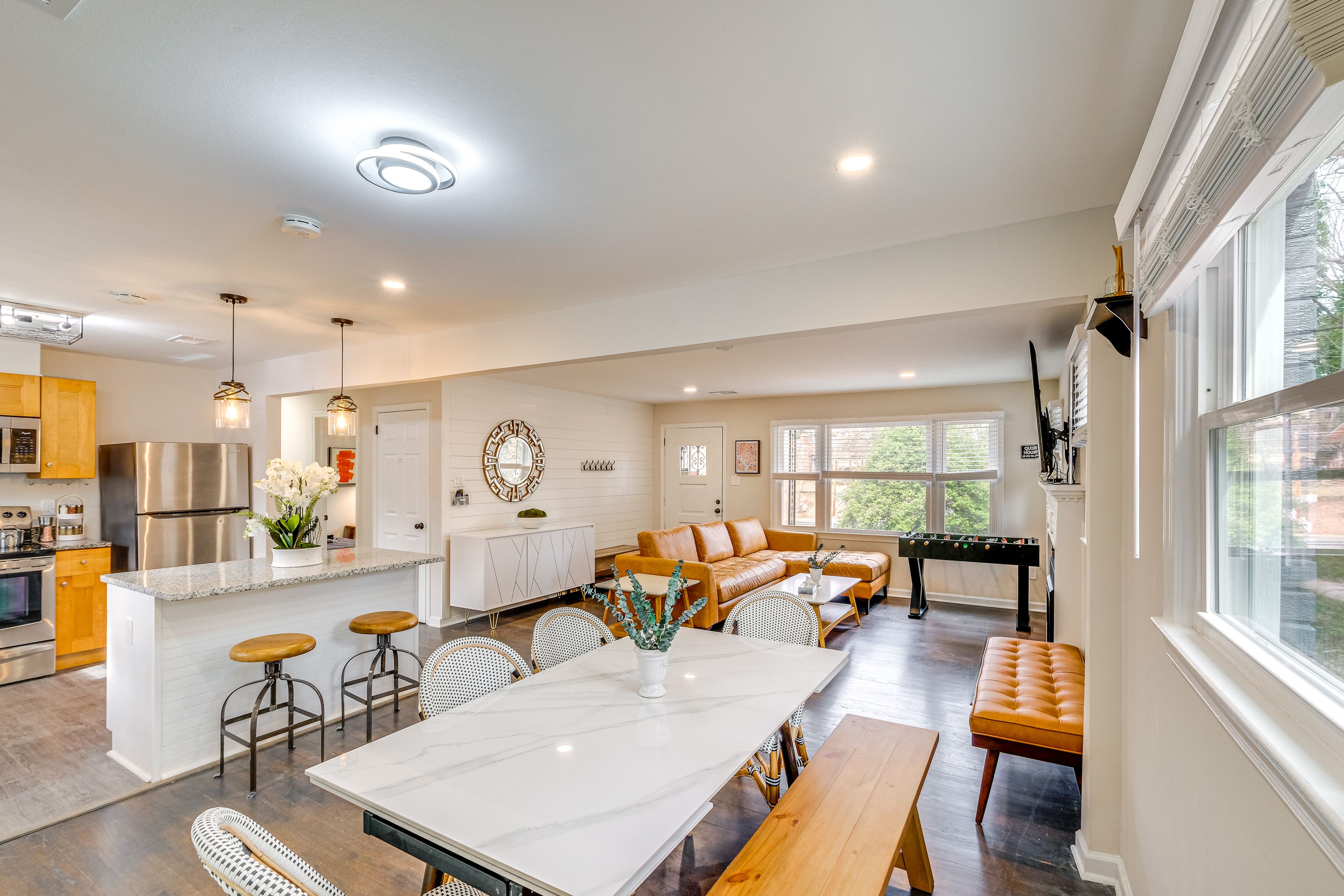 Dining Table | Dishware & Flatware