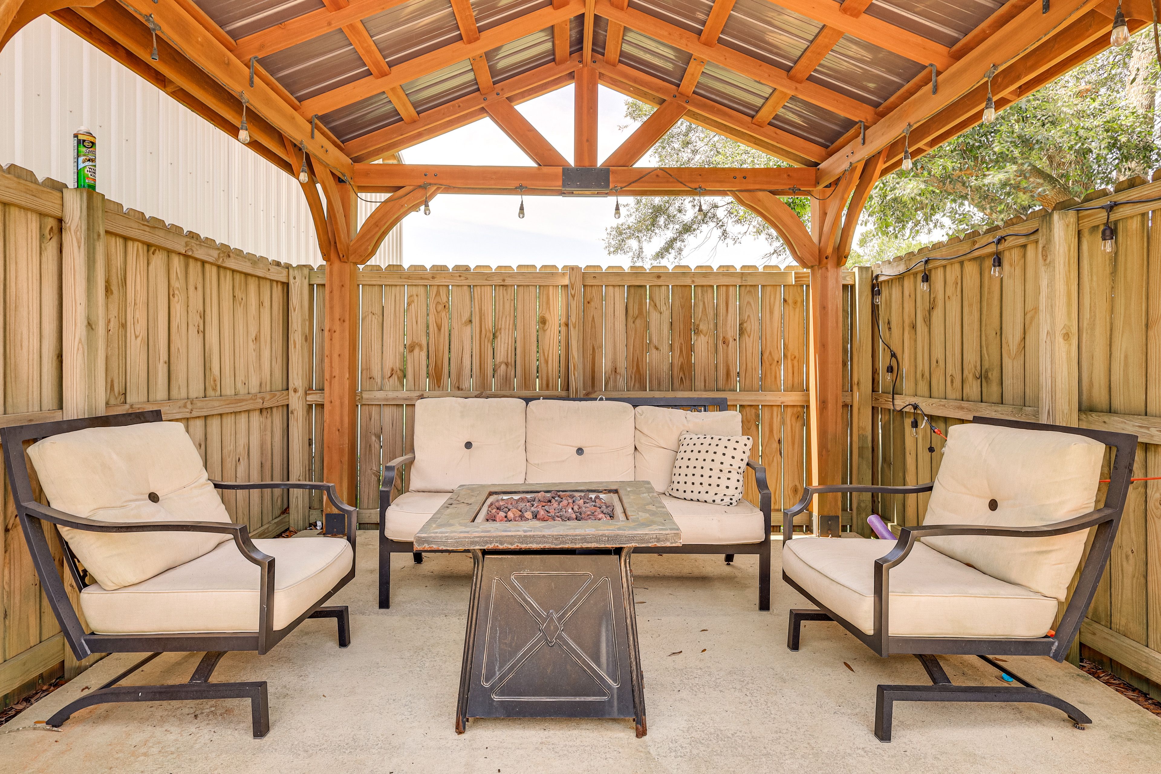Furnished Patio