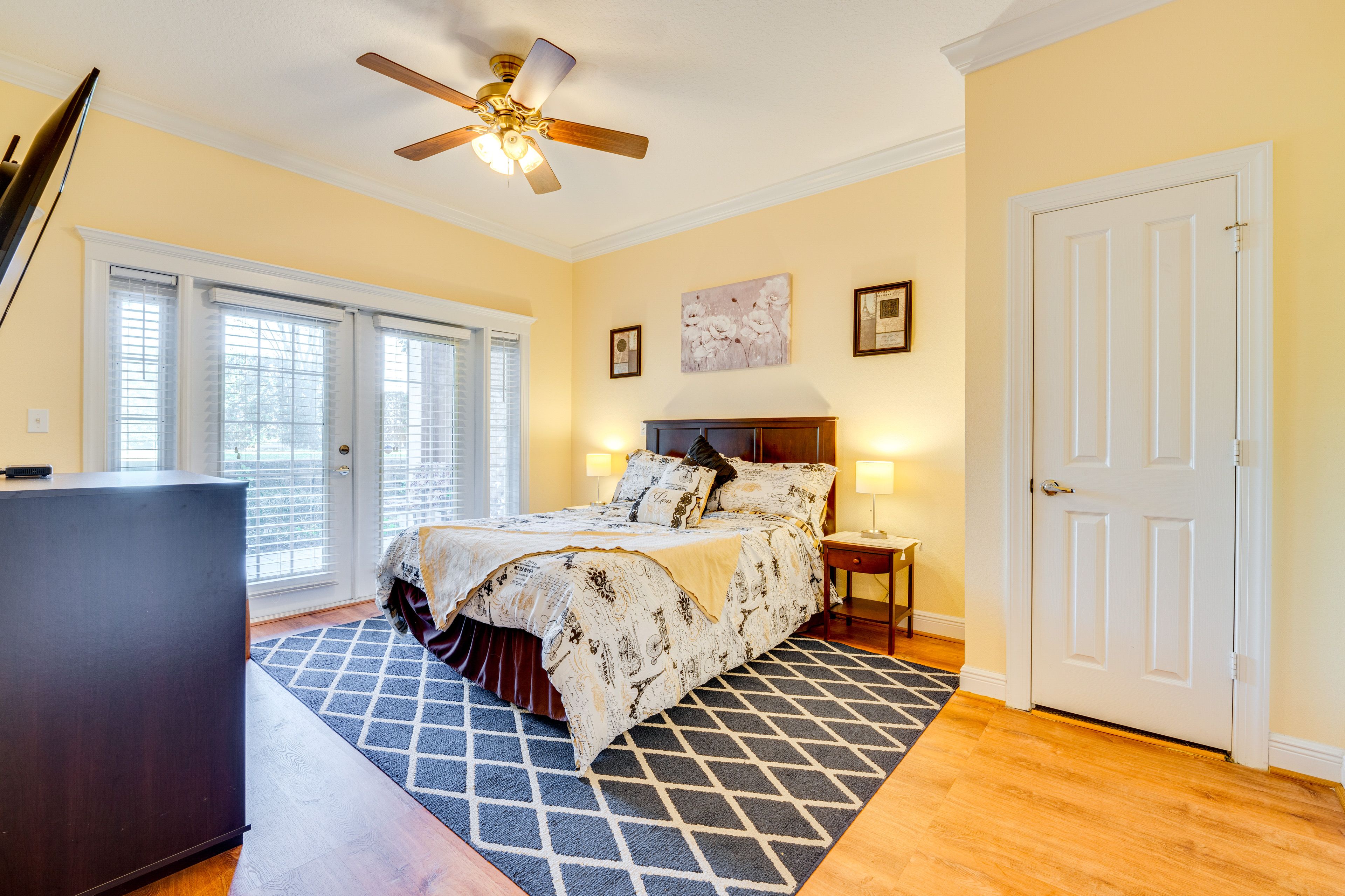 Bedroom 1 | Queen Bed | Linens Provided