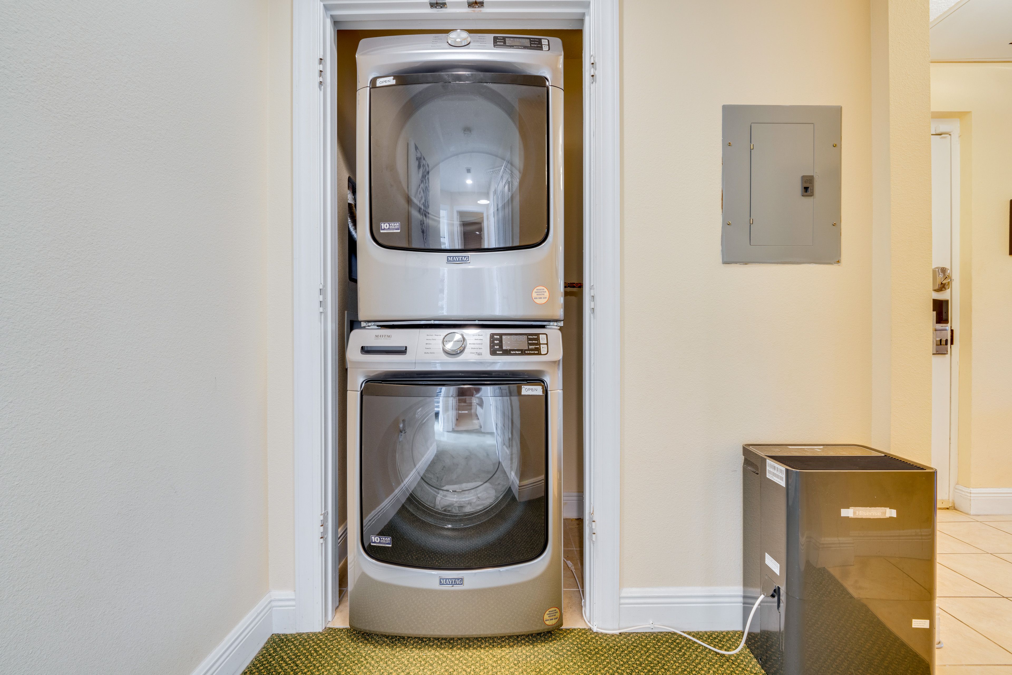 Laundry Room | Washer & Dryer