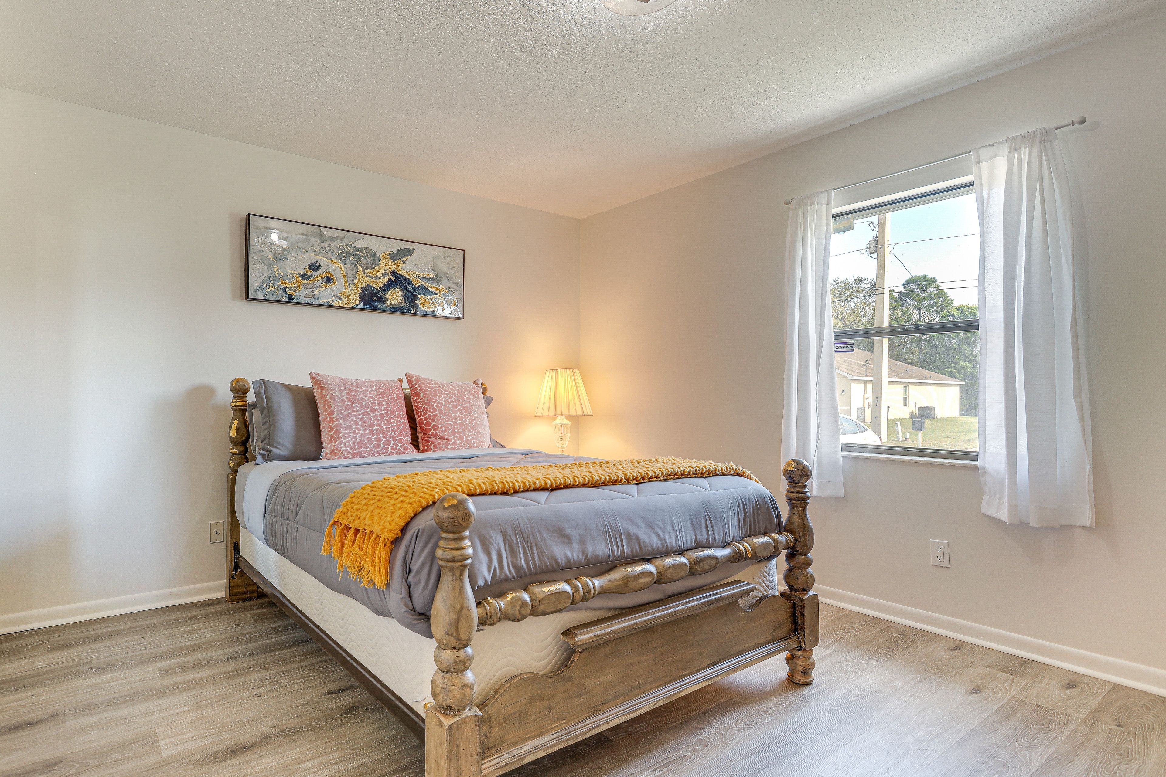 Bedroom 1 | Queen Bed | Smart TV