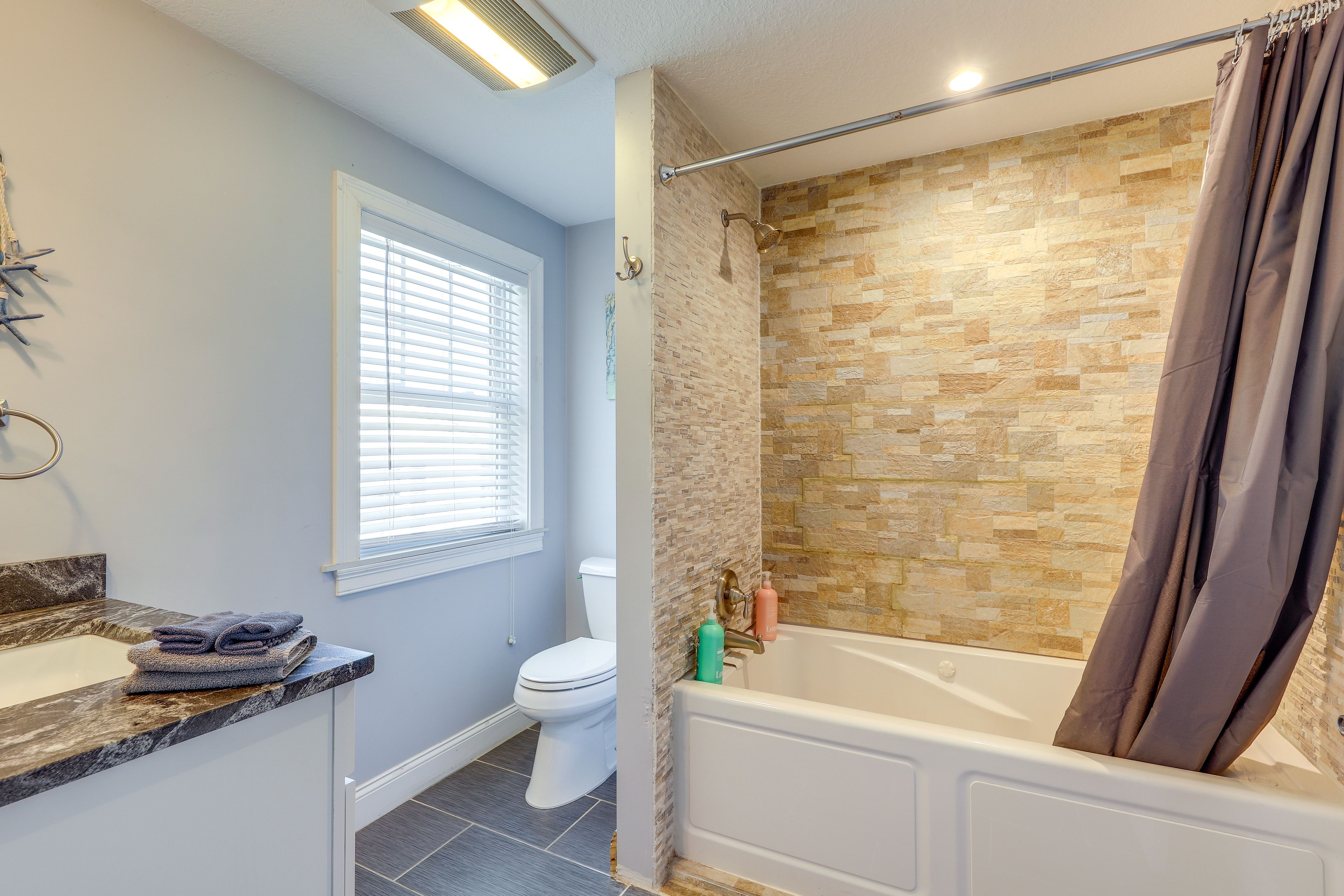 Bathroom | 2nd Floor