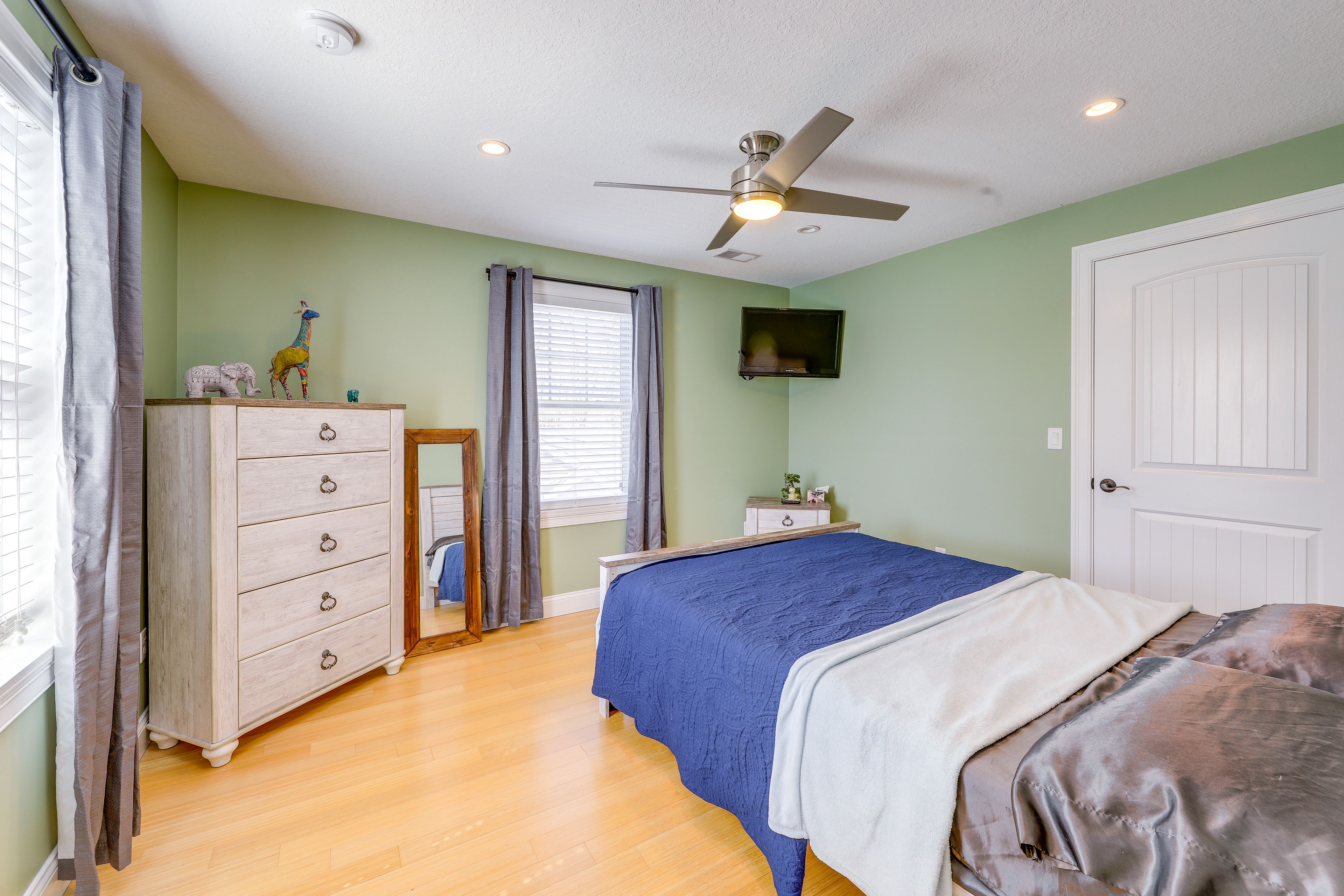Bedroom 2 | Queen Bed | 2nd Floor
