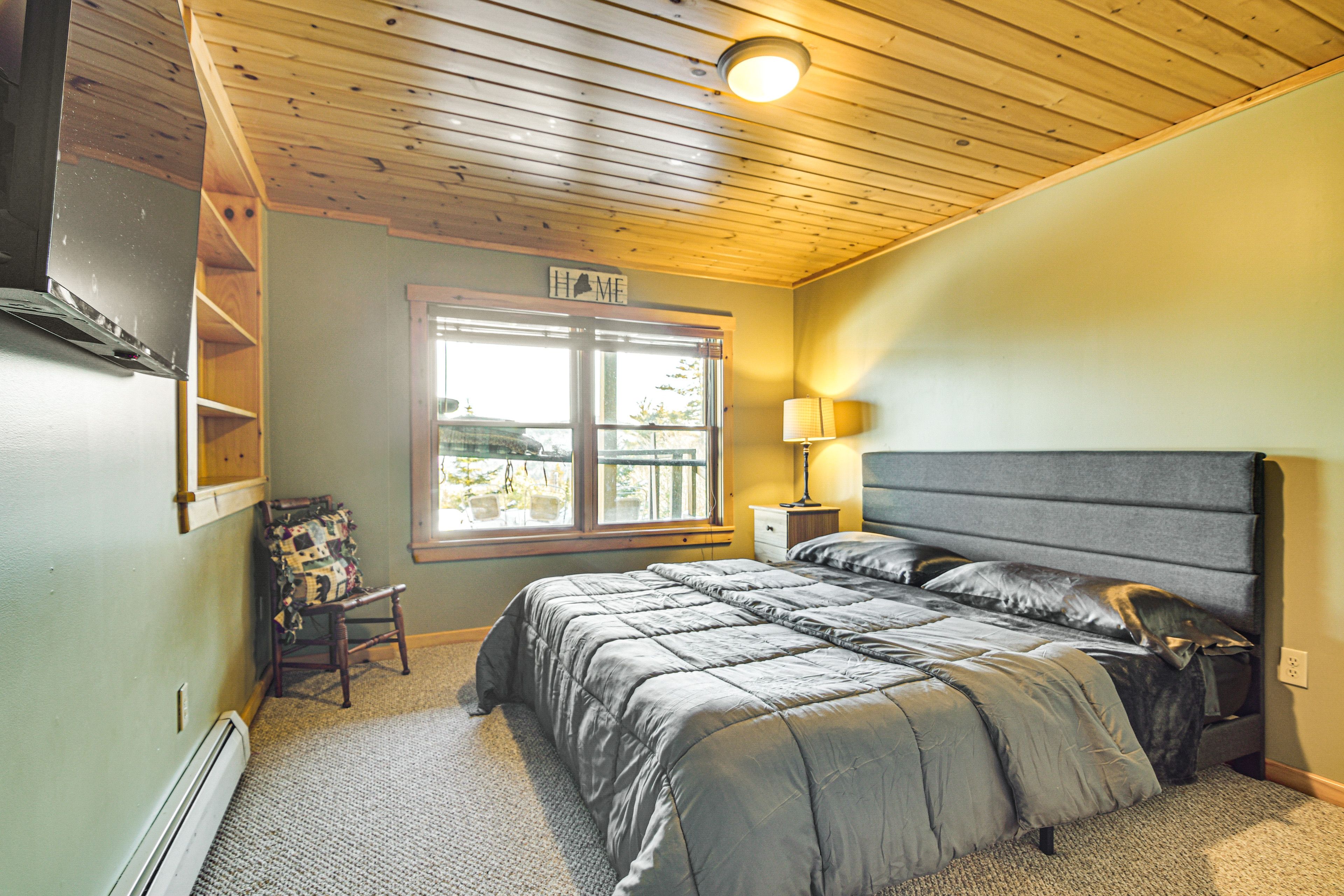 Bedroom 2 | Basement Level | King Bed