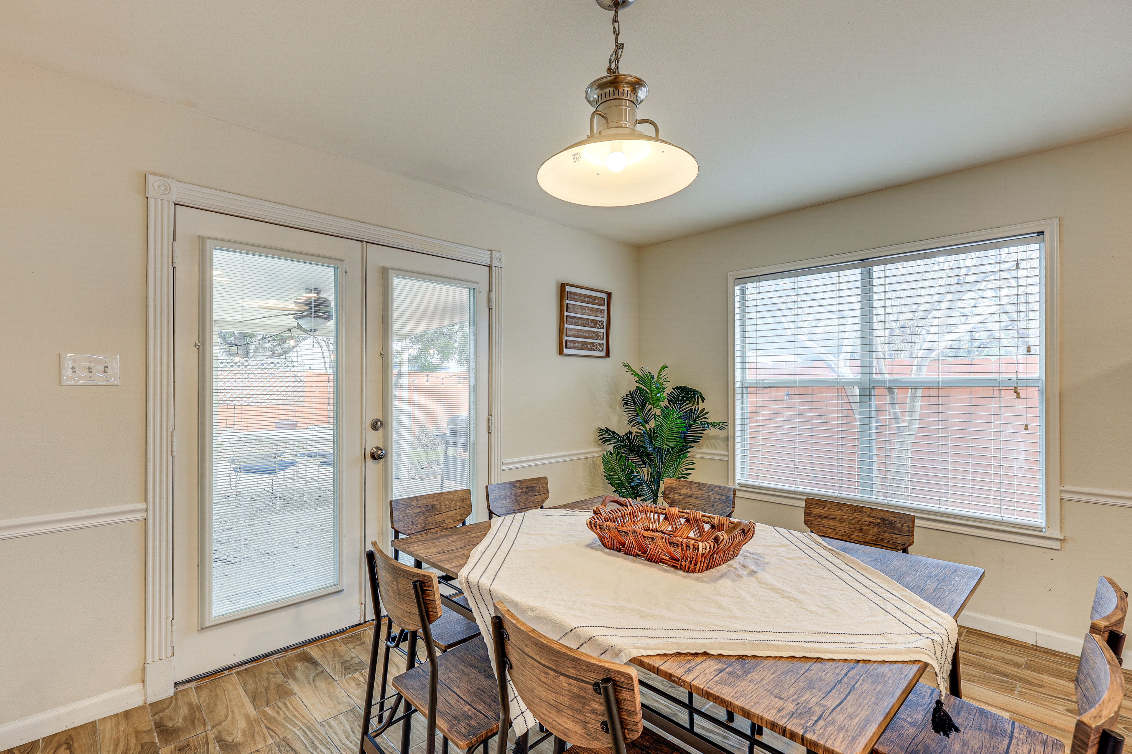 Dining Area | Dishware & Flatware