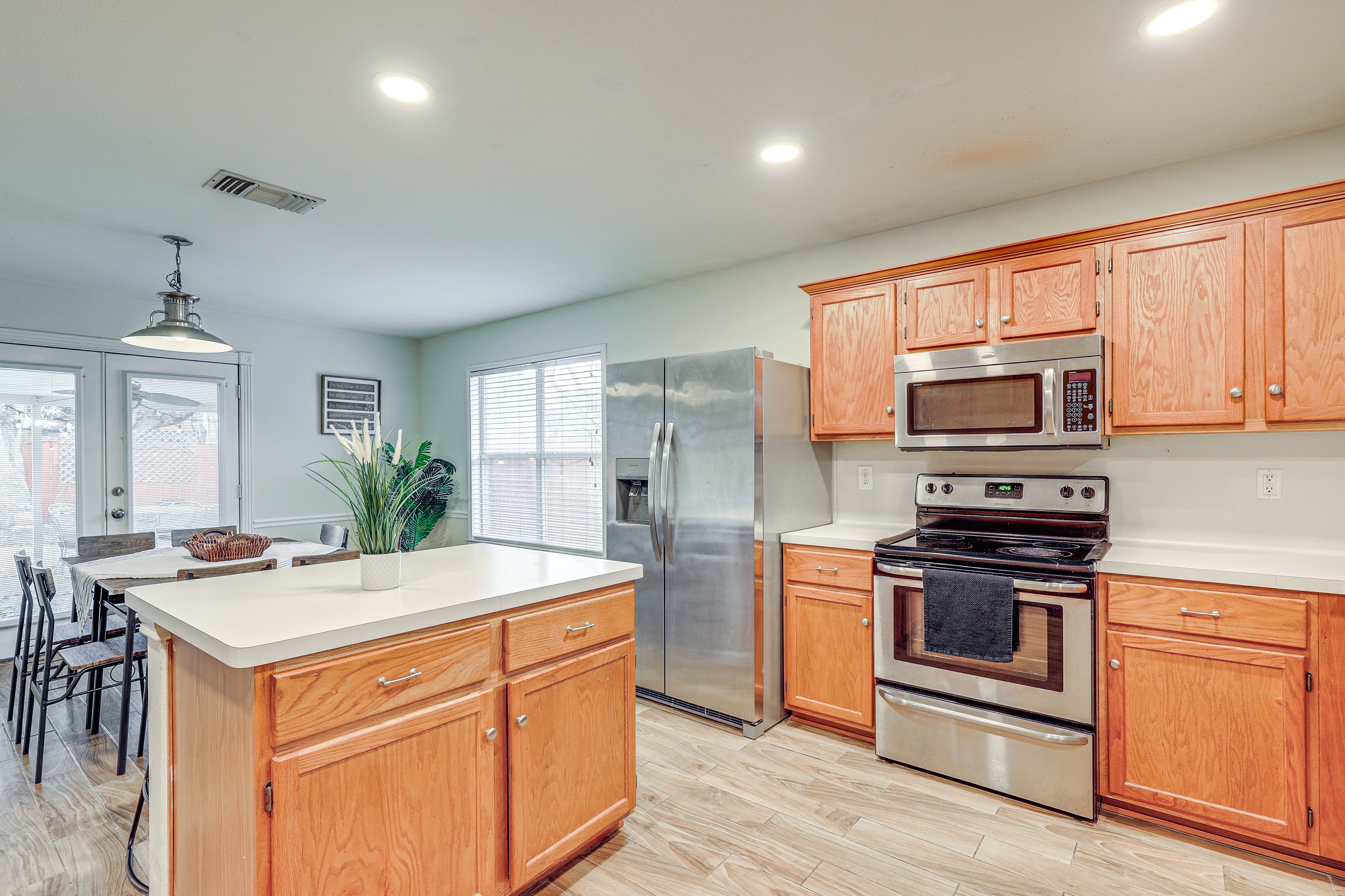 Kitchen | Dishwasher | Drip & Keurig Coffee Makers