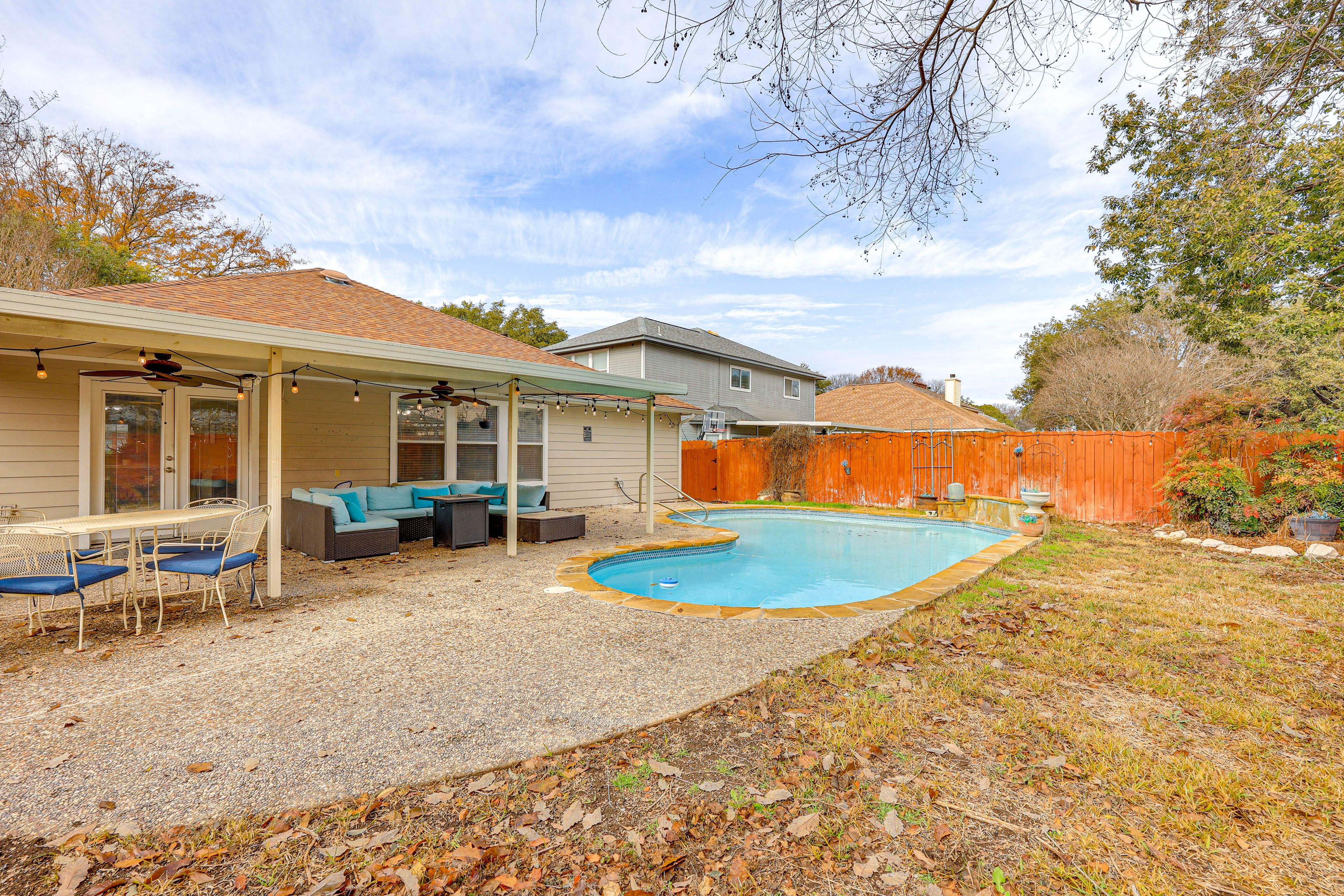 Private Backyard & Pool