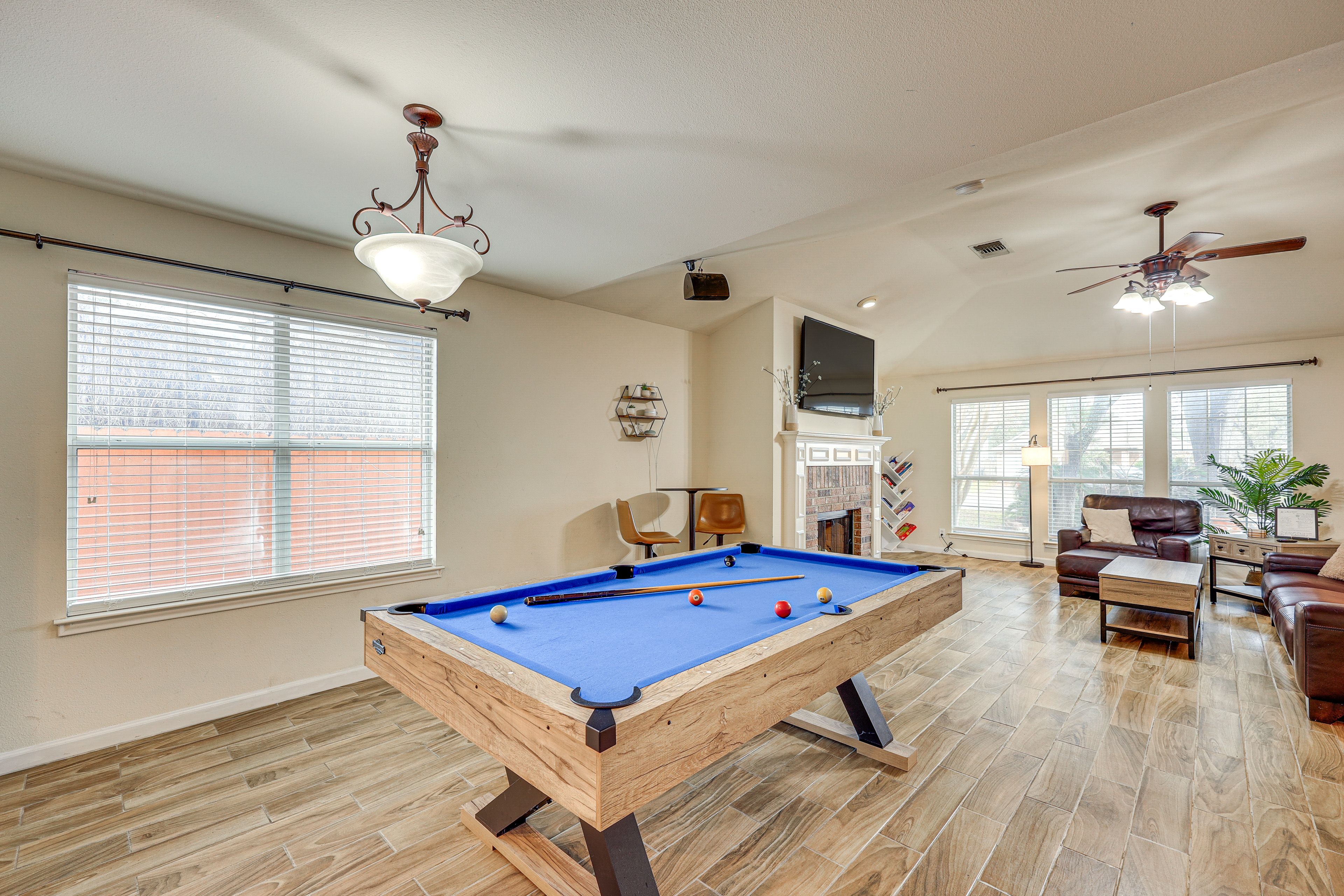 San Antonio Vacation Rental | 3BR | 2BA | 1 Step to Enter | 2,115 Sq Ft