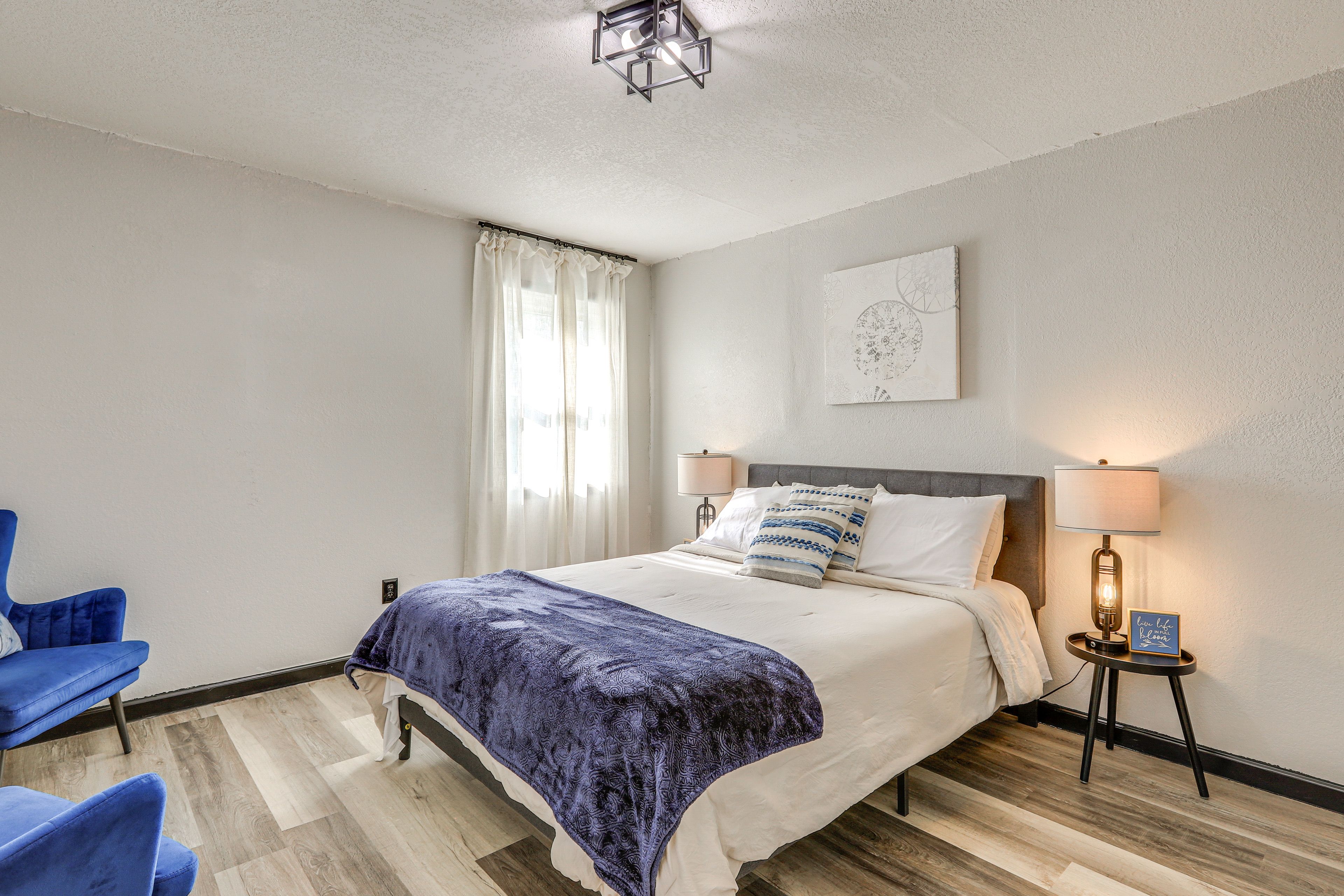 Bedroom 2 | Queen Bed