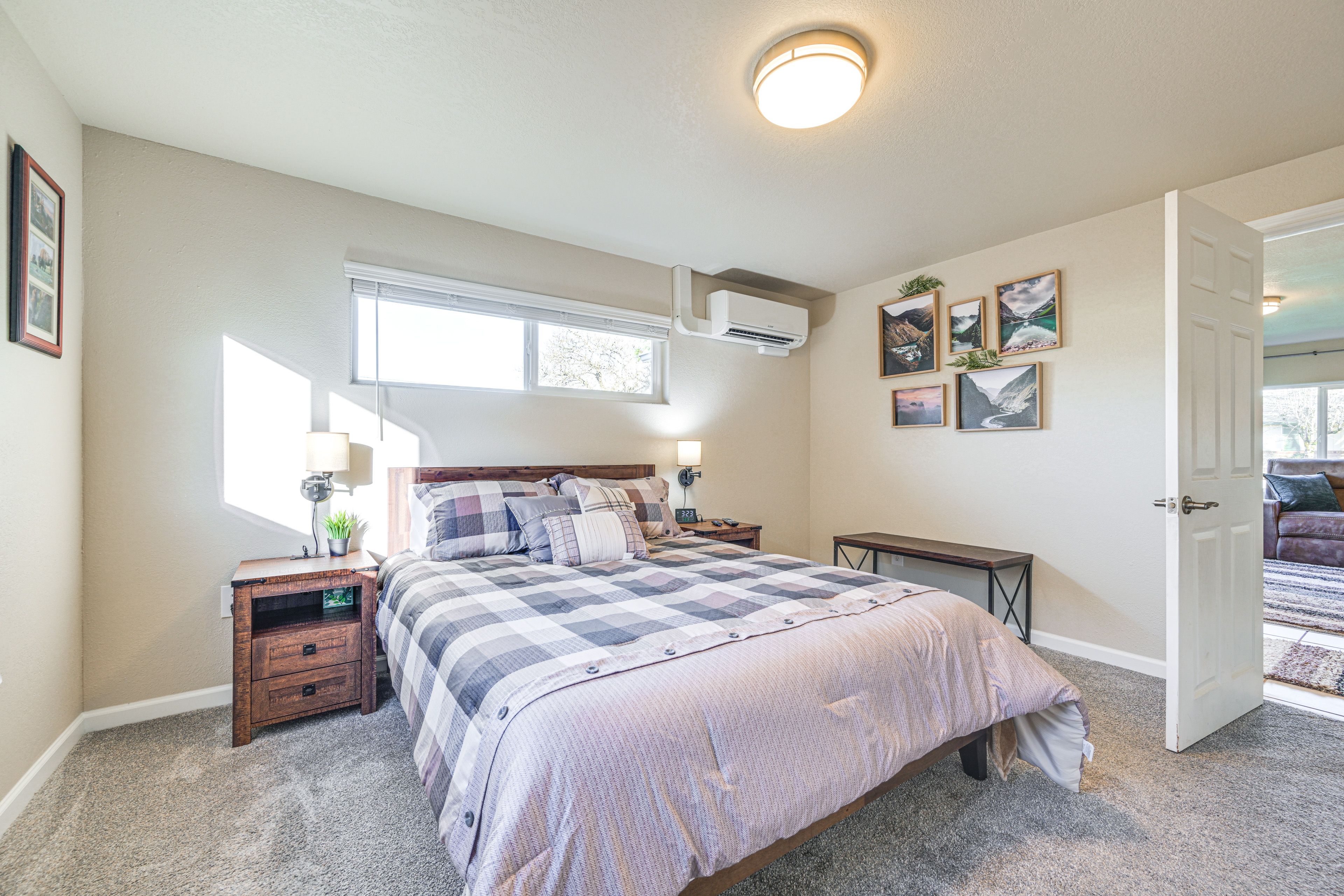 Bedroom 1 | Queen Bed | Smart TV