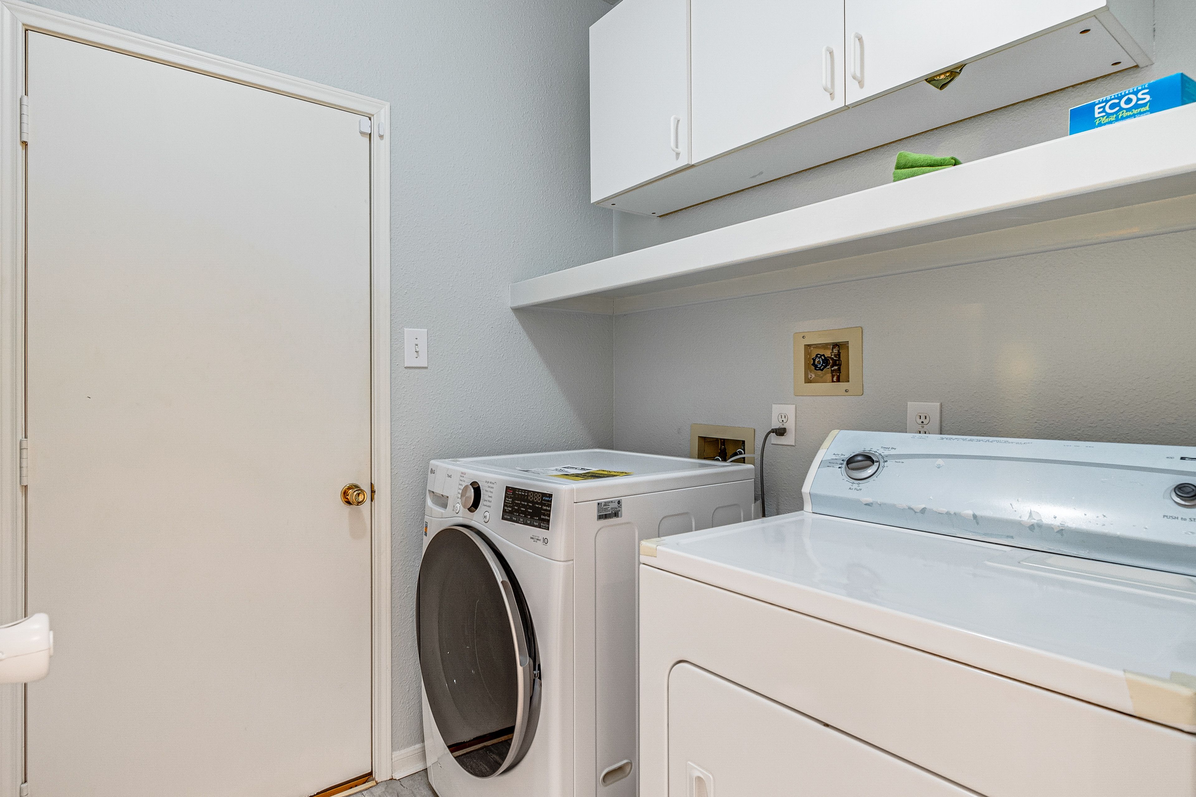 Laundry Area | Washer/Dryer | Hangers | Iron/Board
