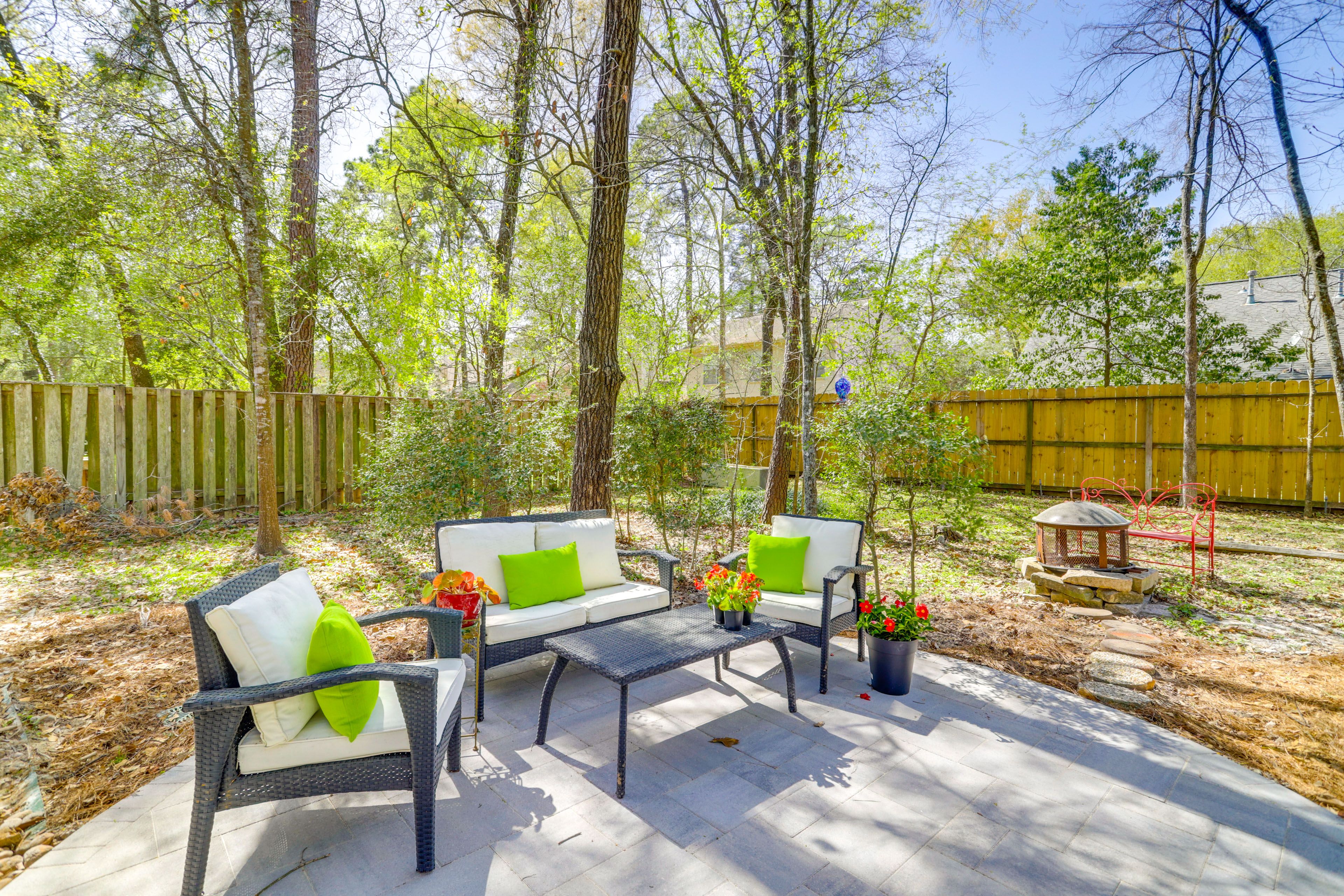Fenced-In Yard | Outdoor Seating | Fire Pit