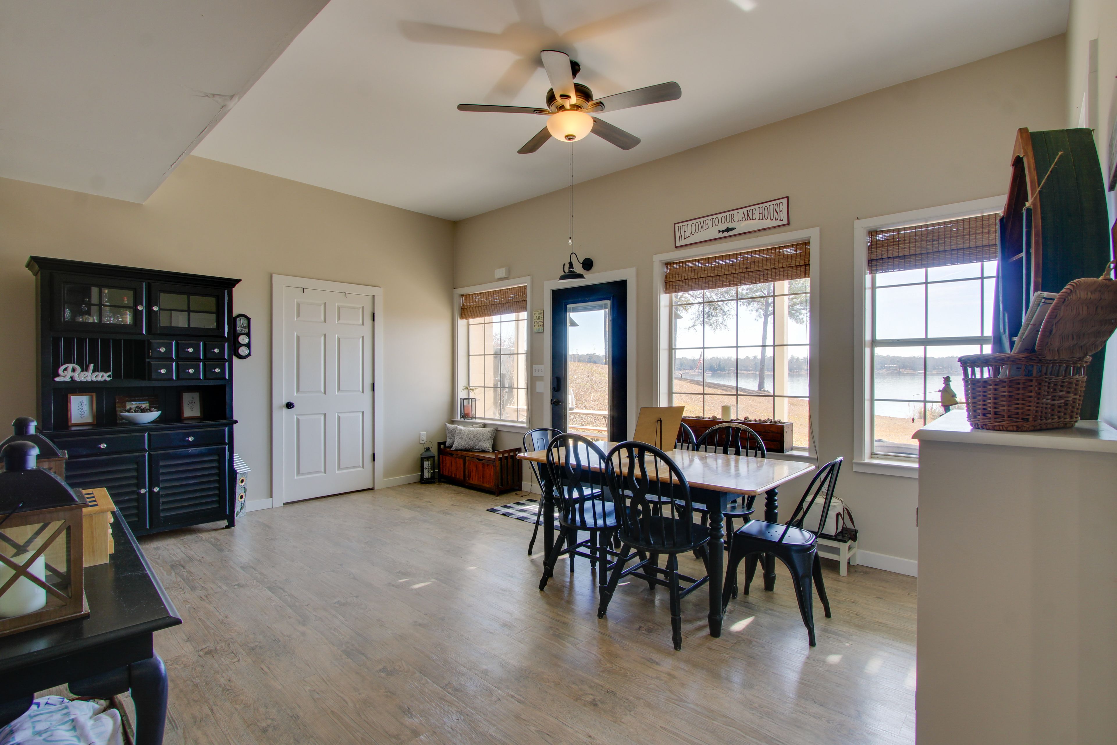 Dining Area | Dishware/Flatware