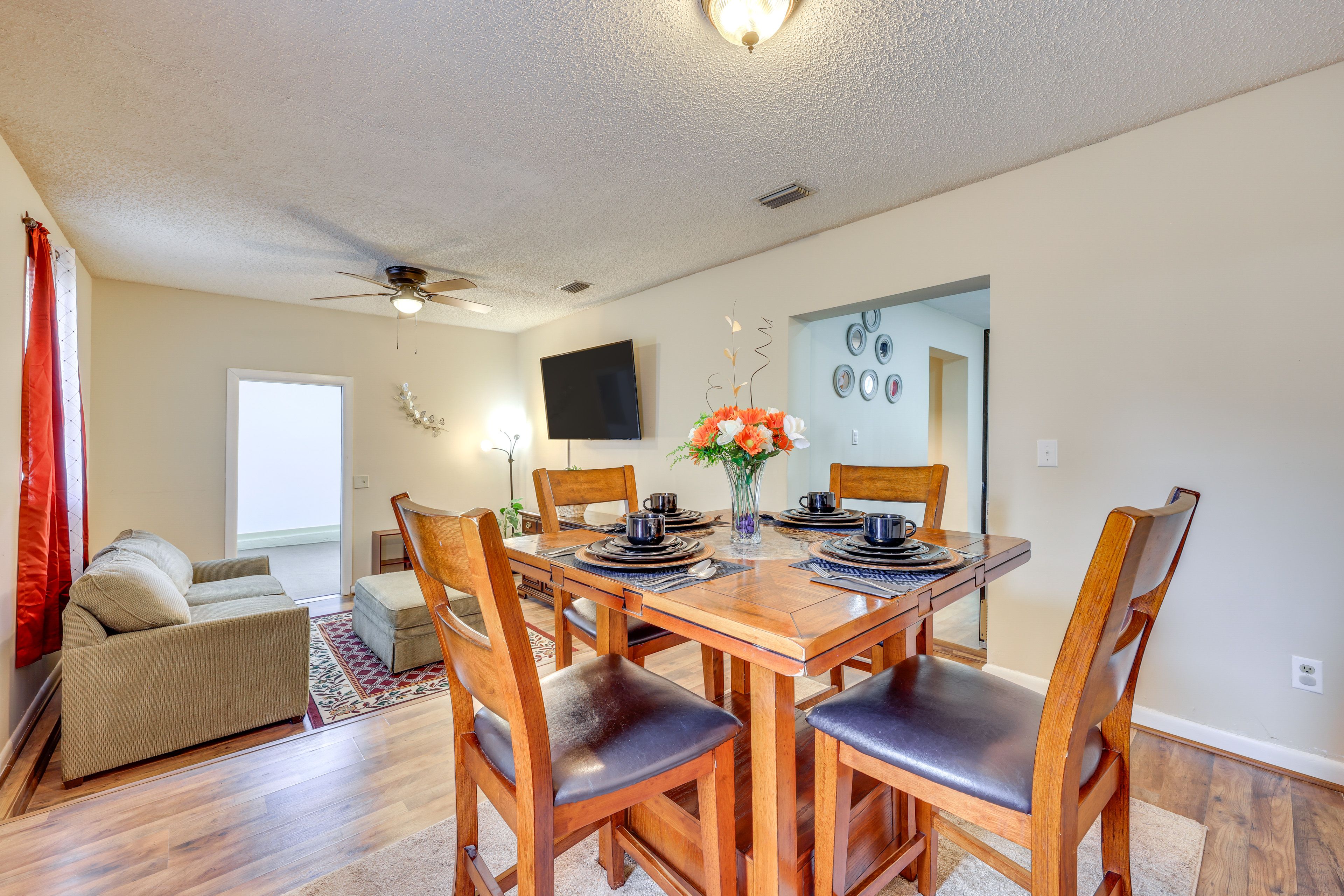 Dining Area | Dishware & Flatware | Central A/C & Heat