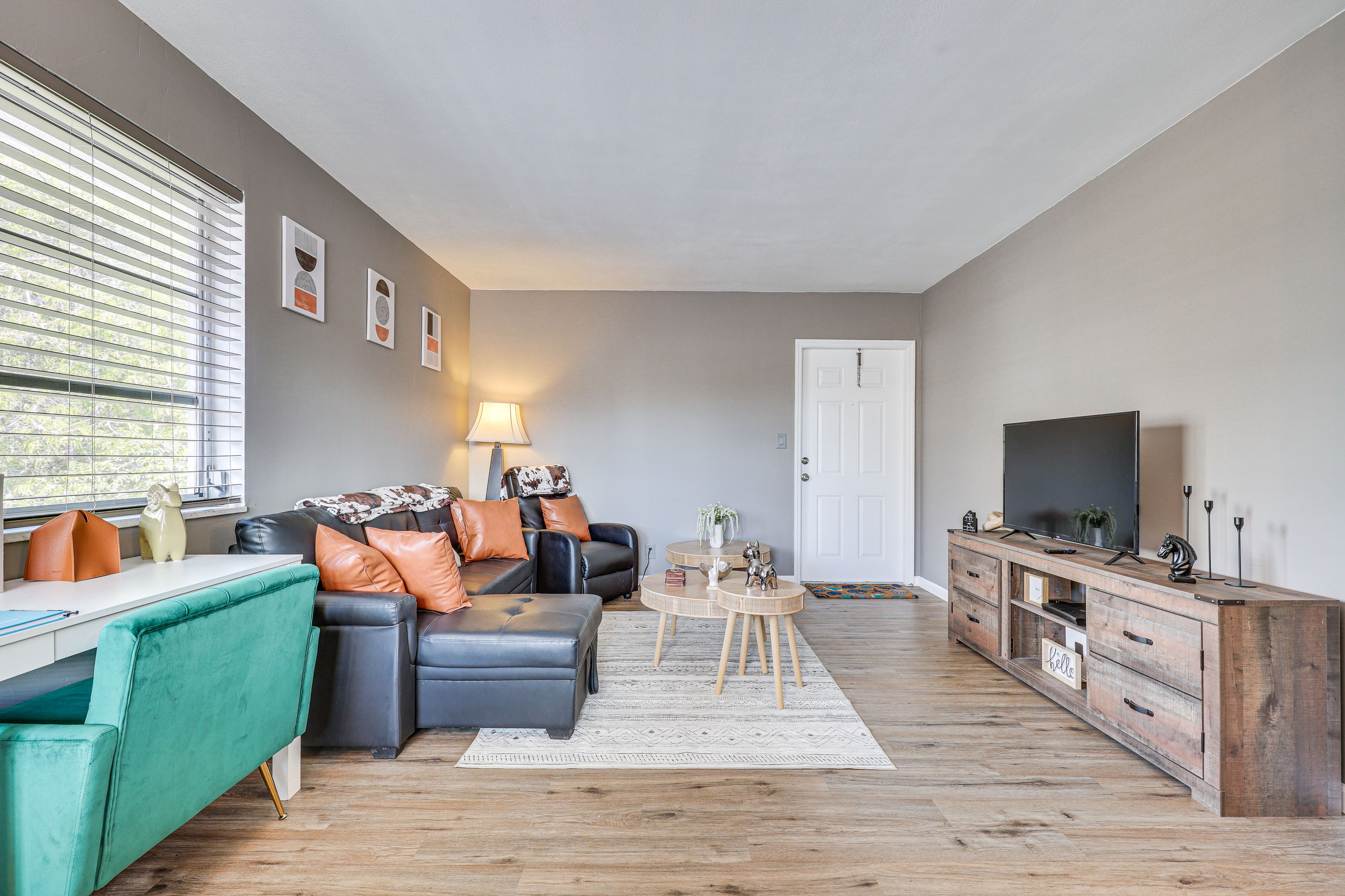 Living Room | Smart TV