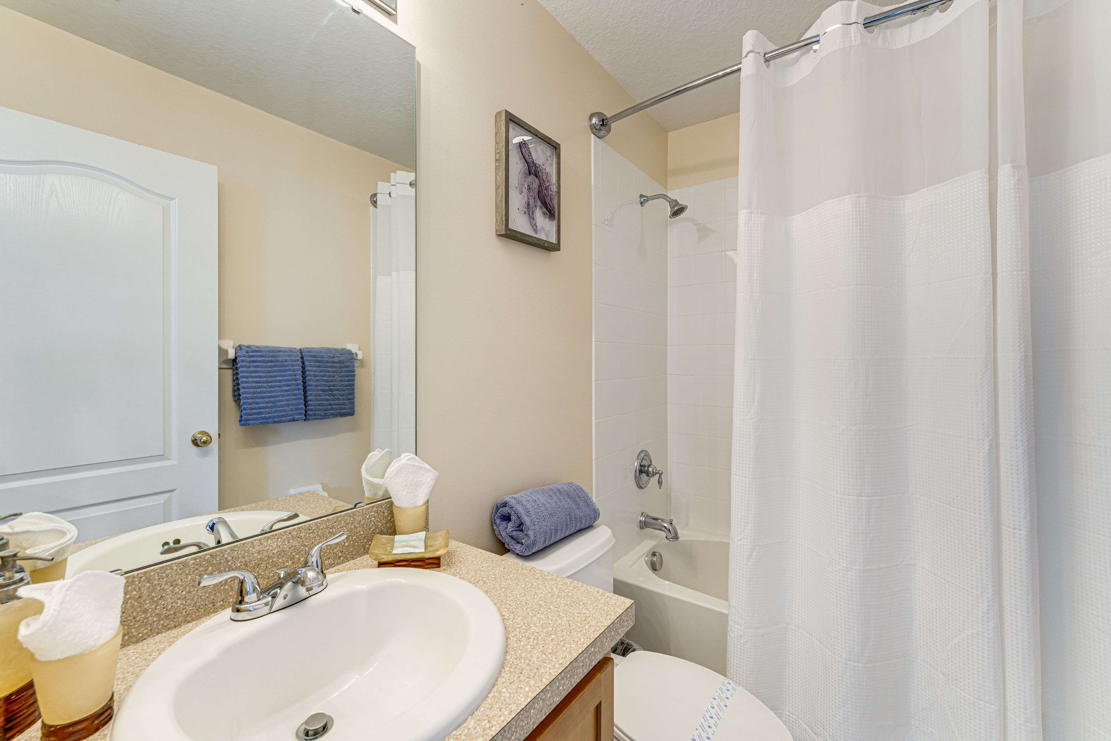 Full Bathroom | 1st Floor