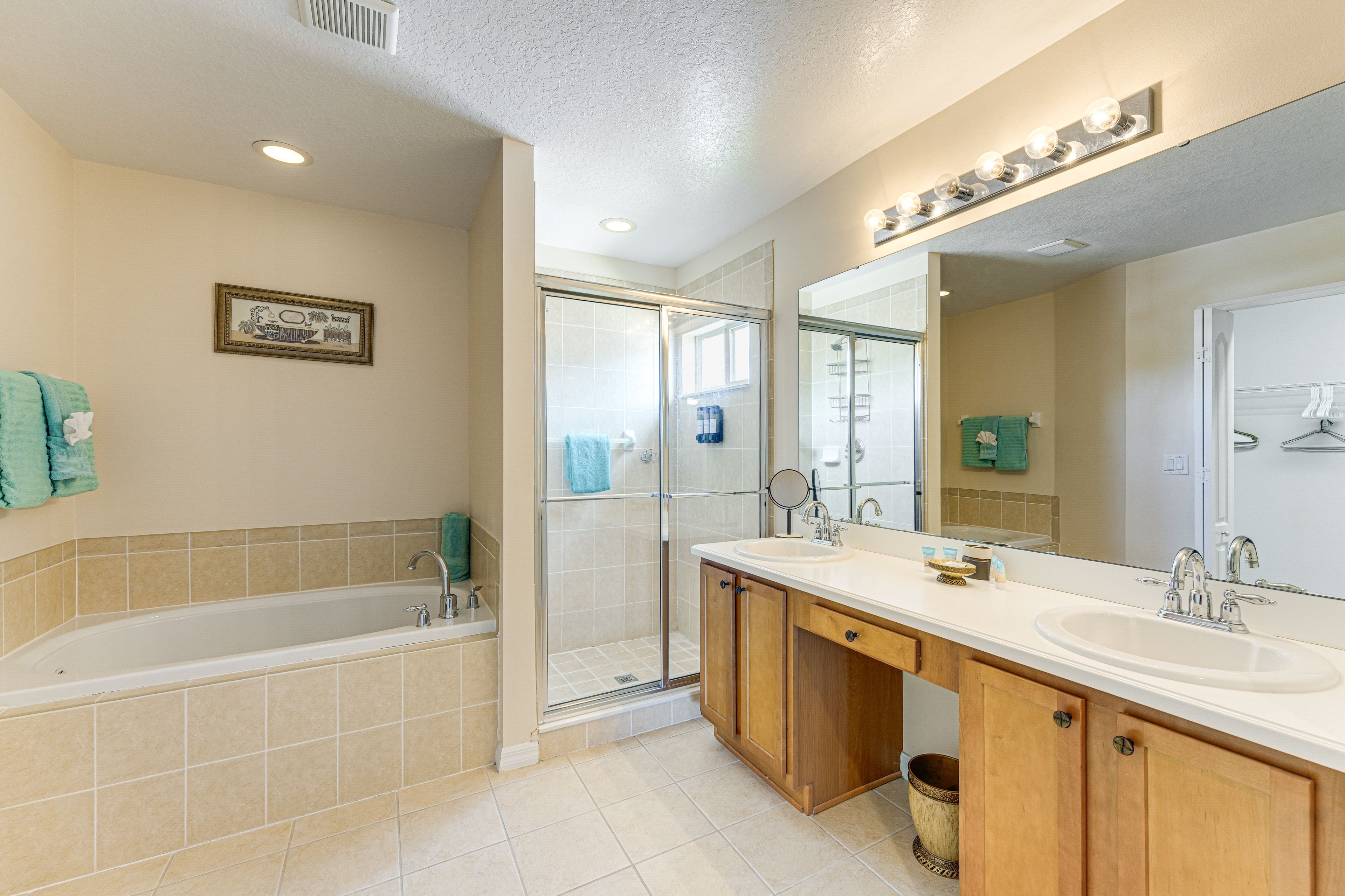 Full Bathroom | 2nd Floor