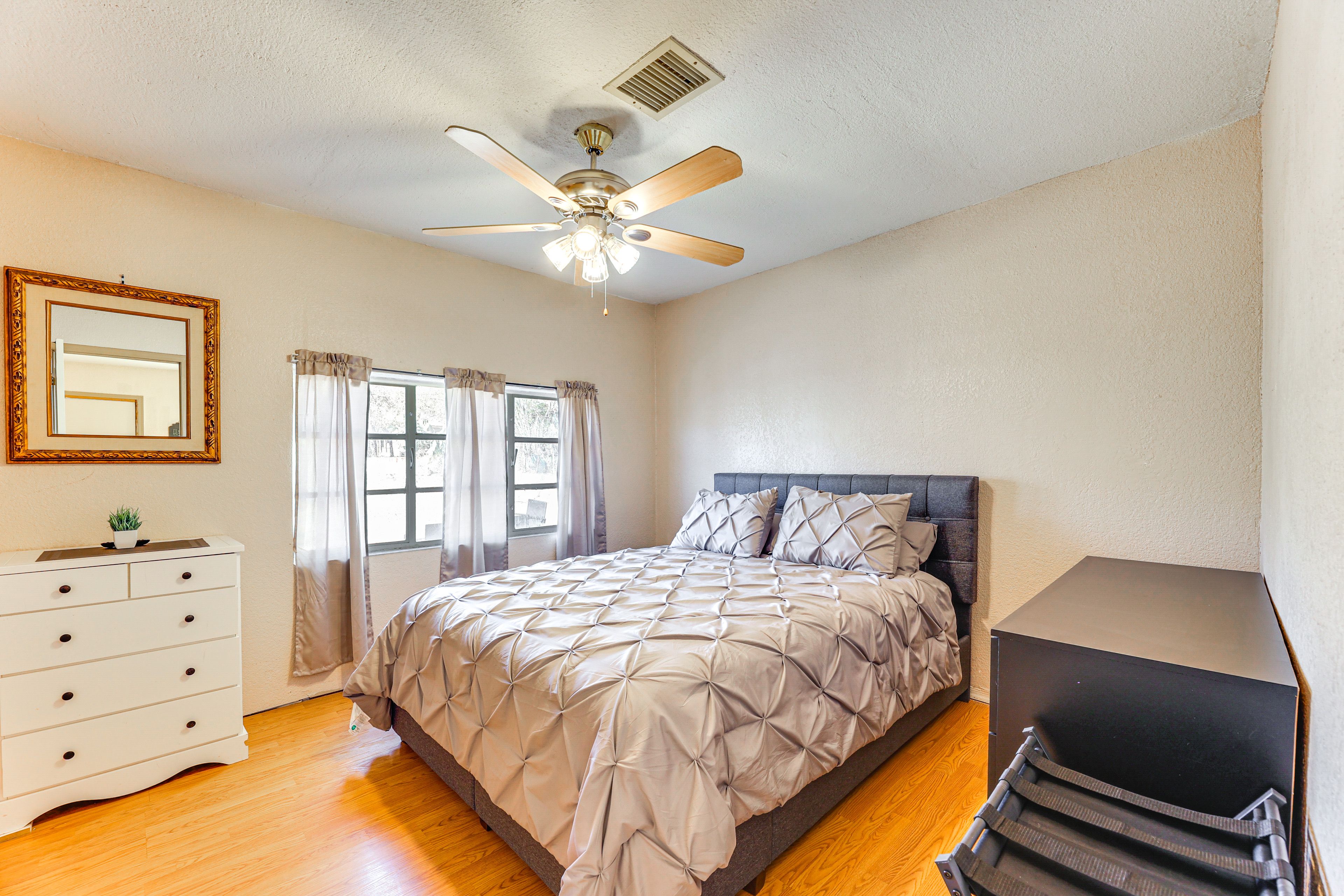 Bedroom 1 | Queen Bed | Smart TV | Linens Provided | En-Suite Bathroom