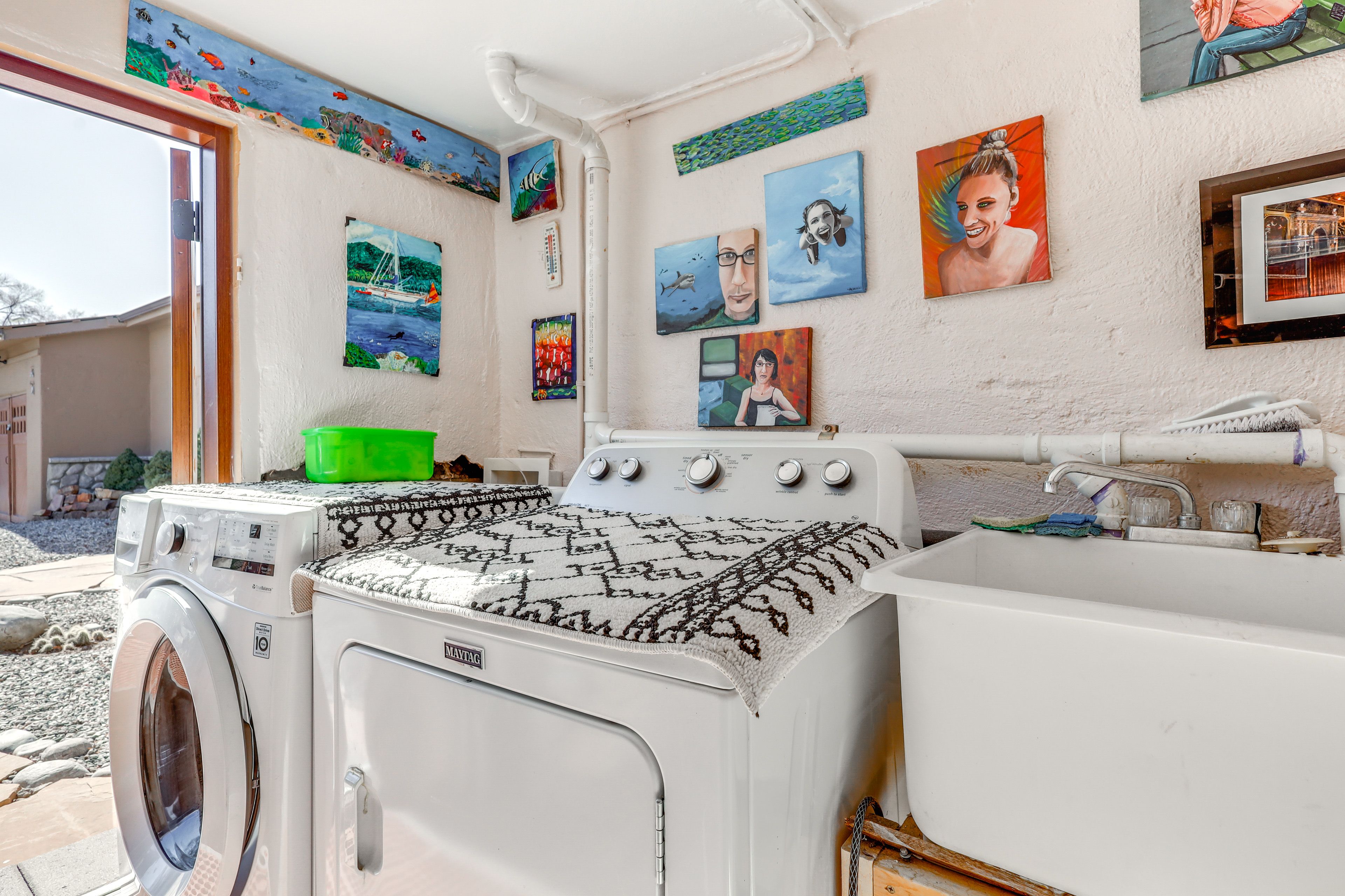 Laundry Area | Detached Shed | Washer & Dryer