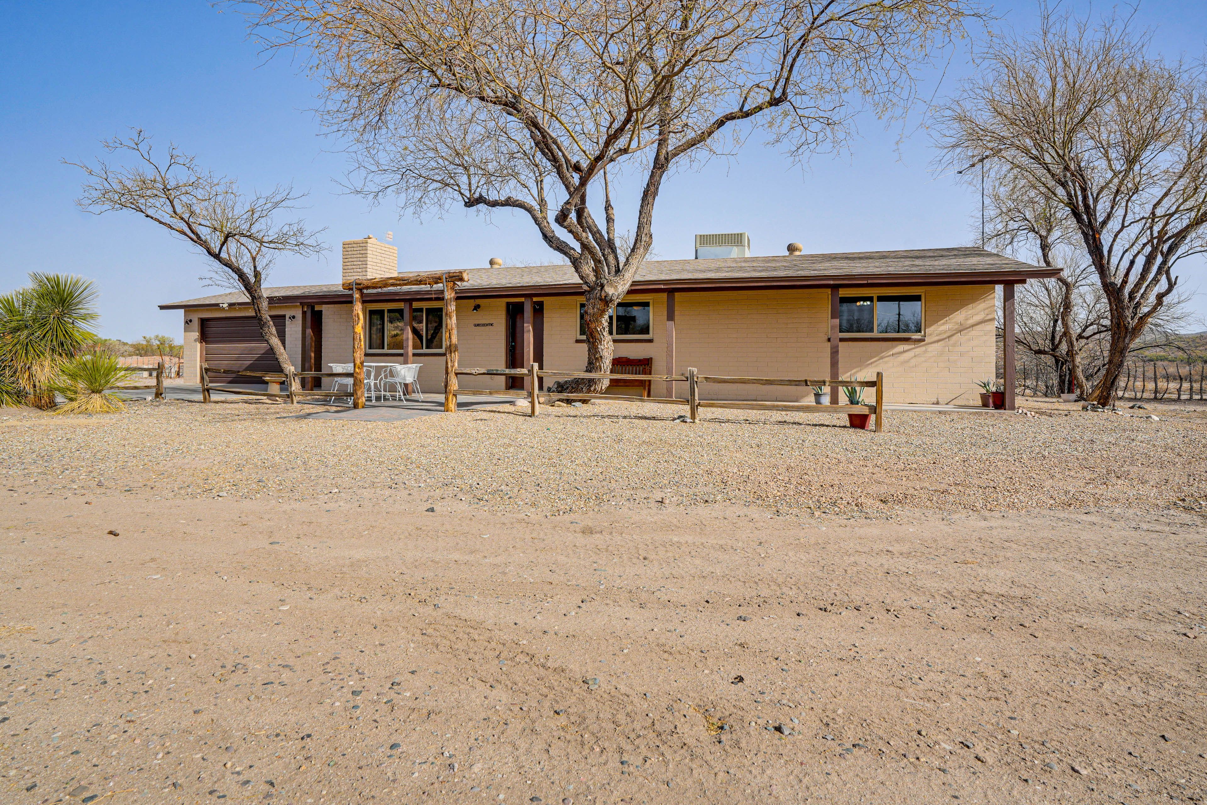 Parking | Driveway (3 Vehicles) | RV/Trailer Parking | No Garage Access