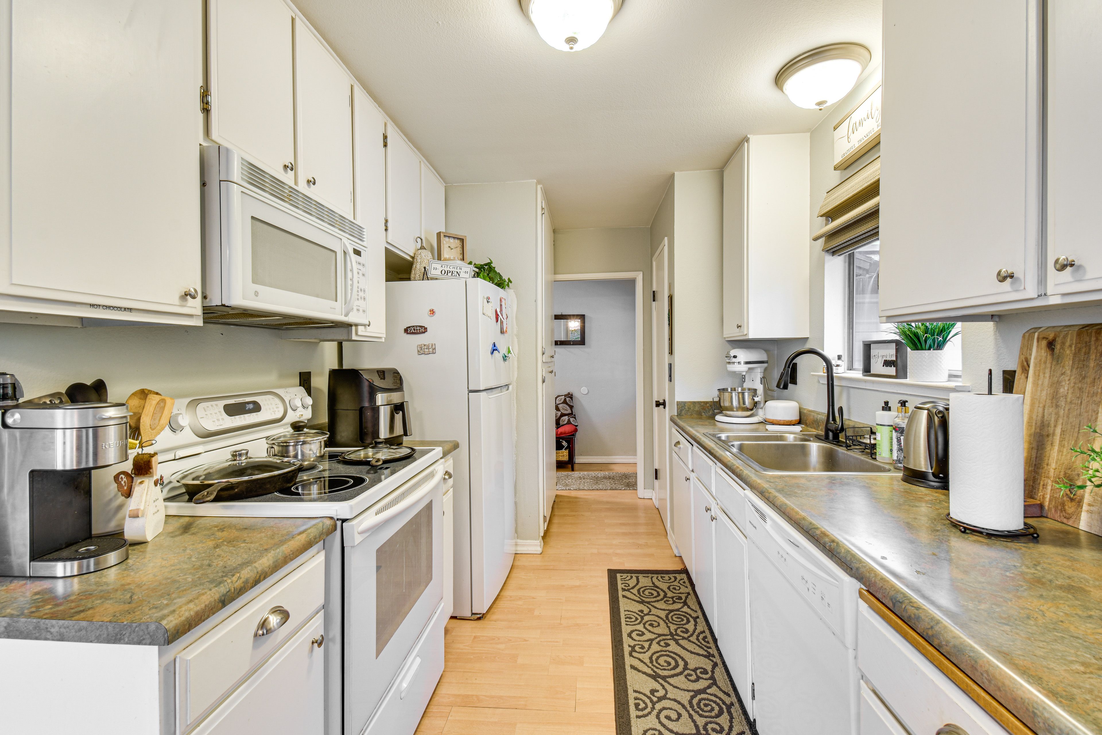 Kitchen | Keurig Coffee Maker | Air Fryer | Dishwasher