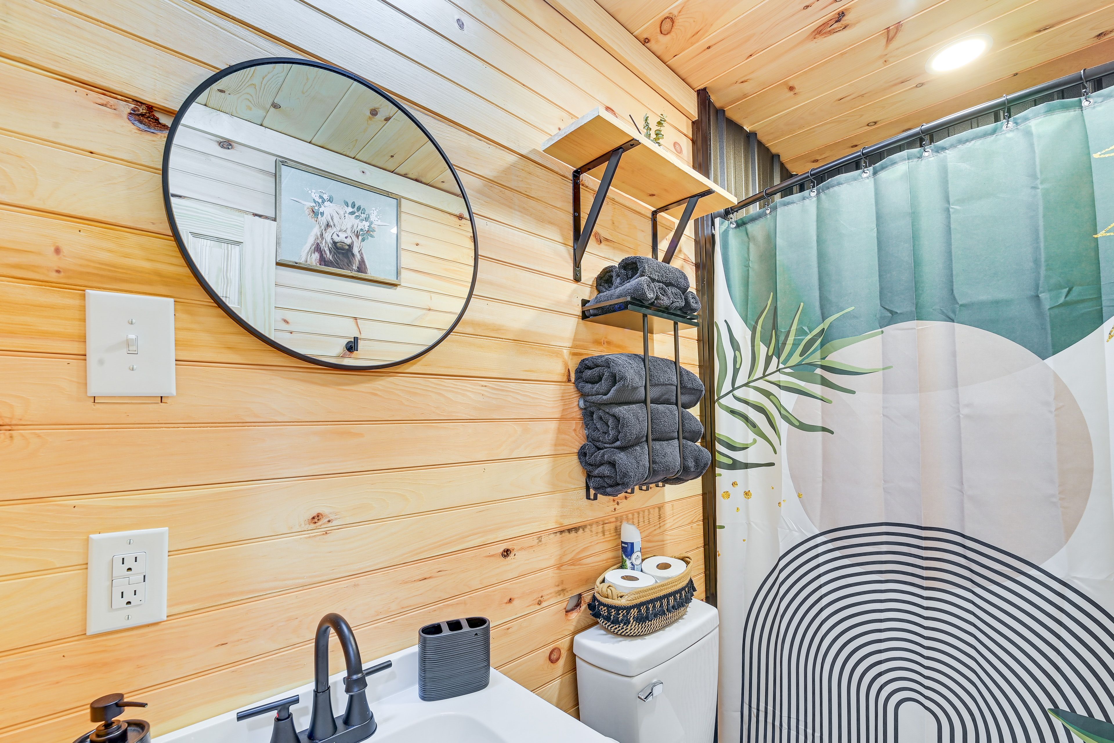 Full Bathroom