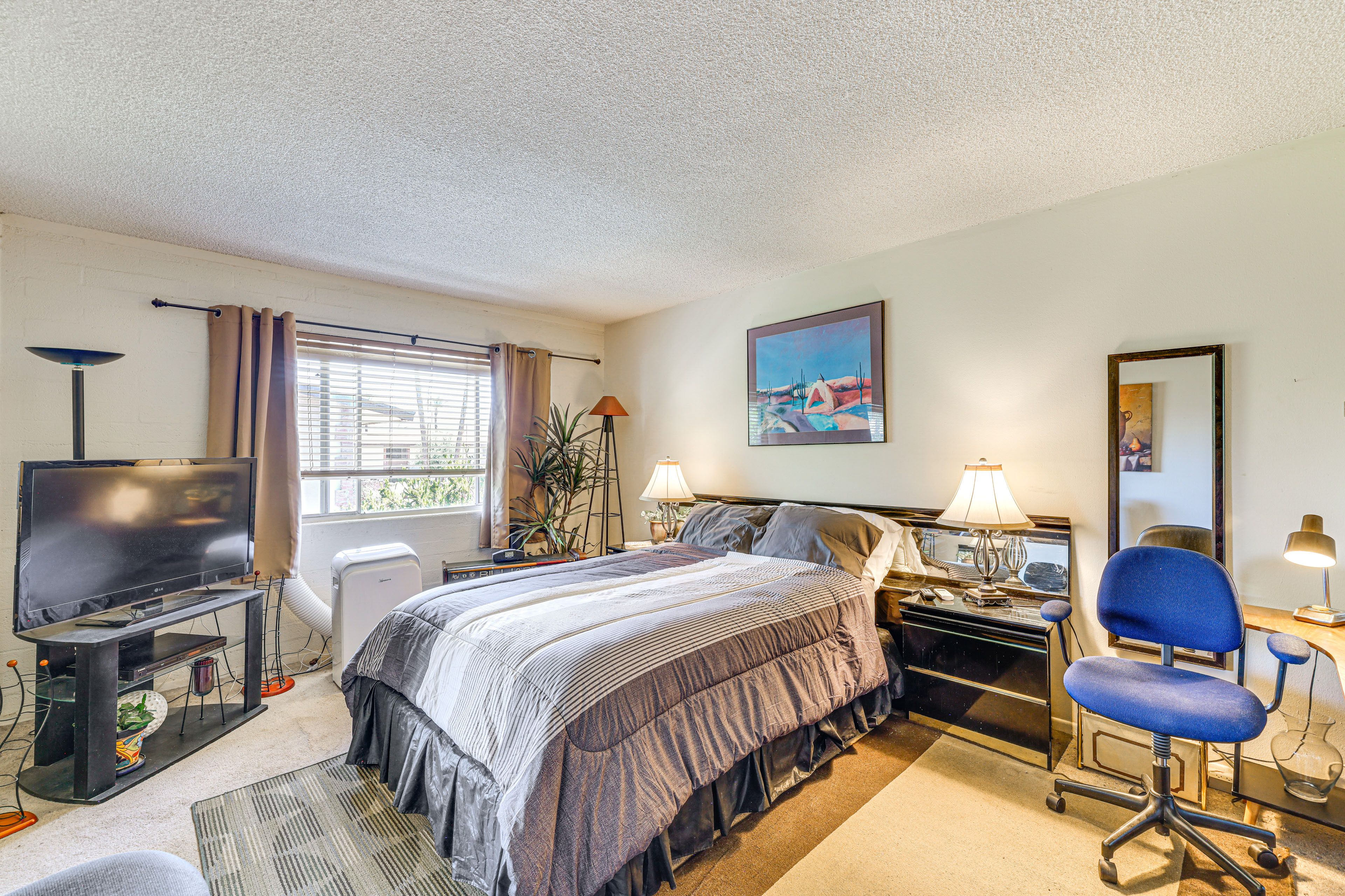 Bedroom | Full Bed | 2nd Floor | Linens Provided