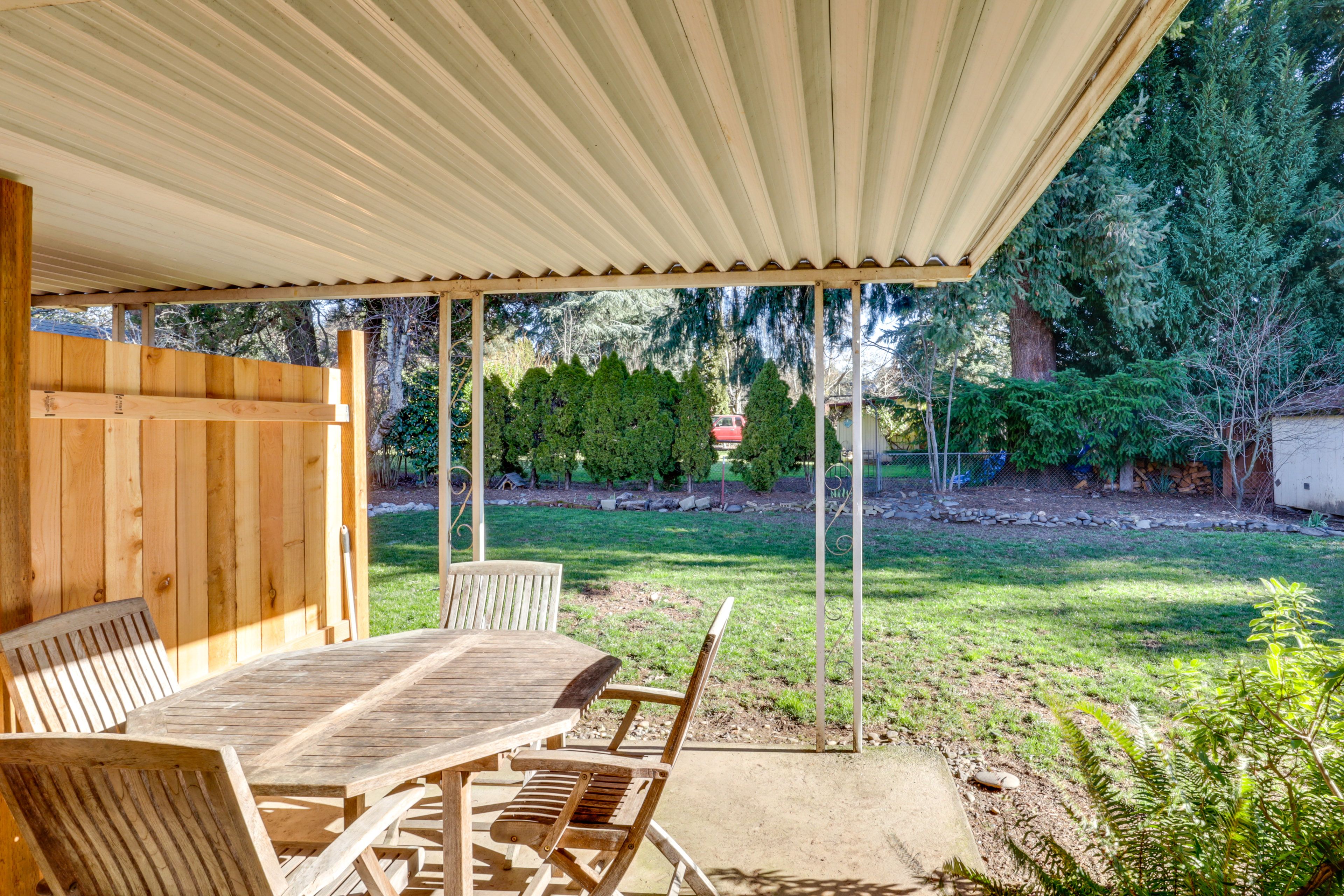 Private Patio & Backyard