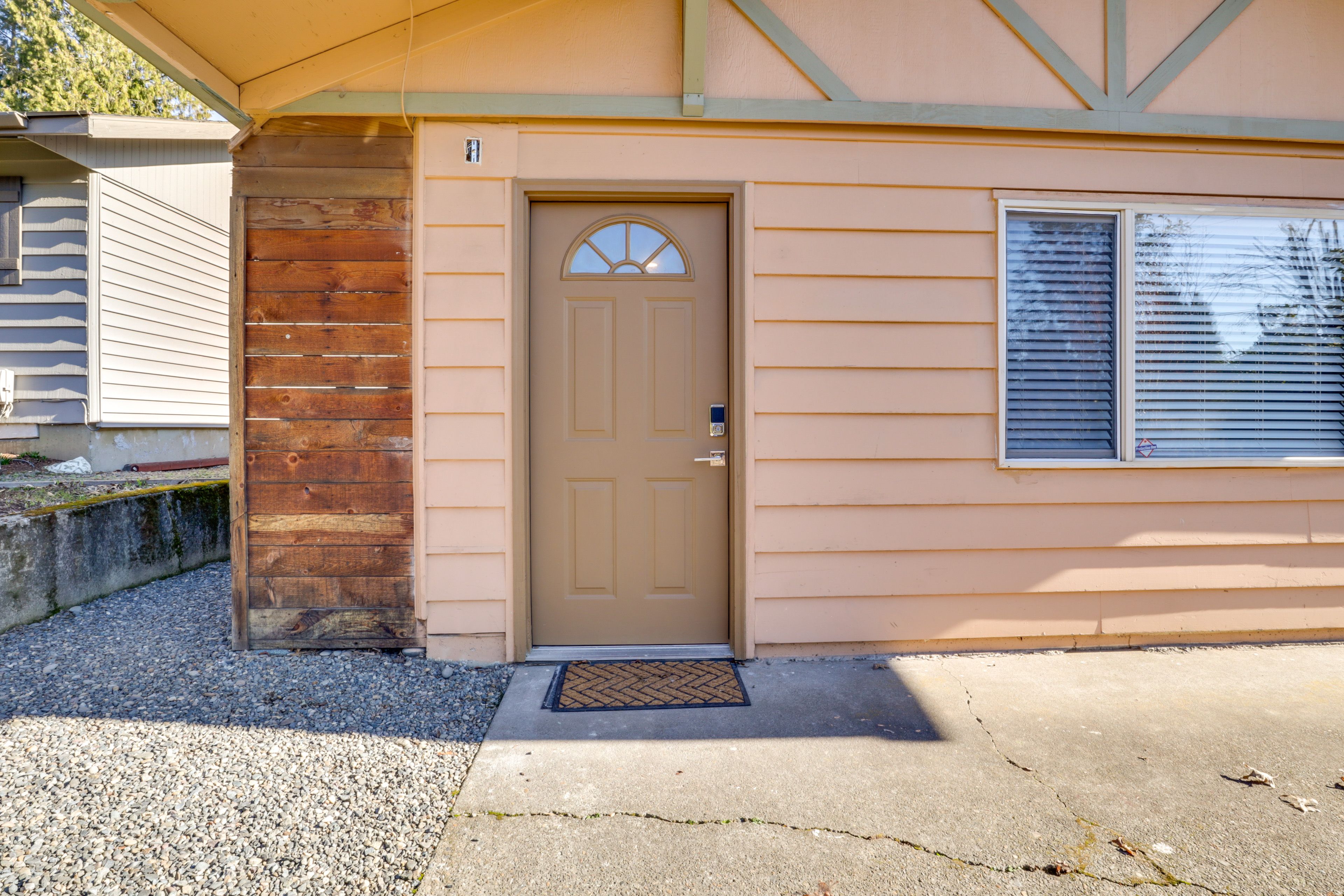 Unit Exterior | Parking | Shared Driveway (1 Vehicle) | Street Parking