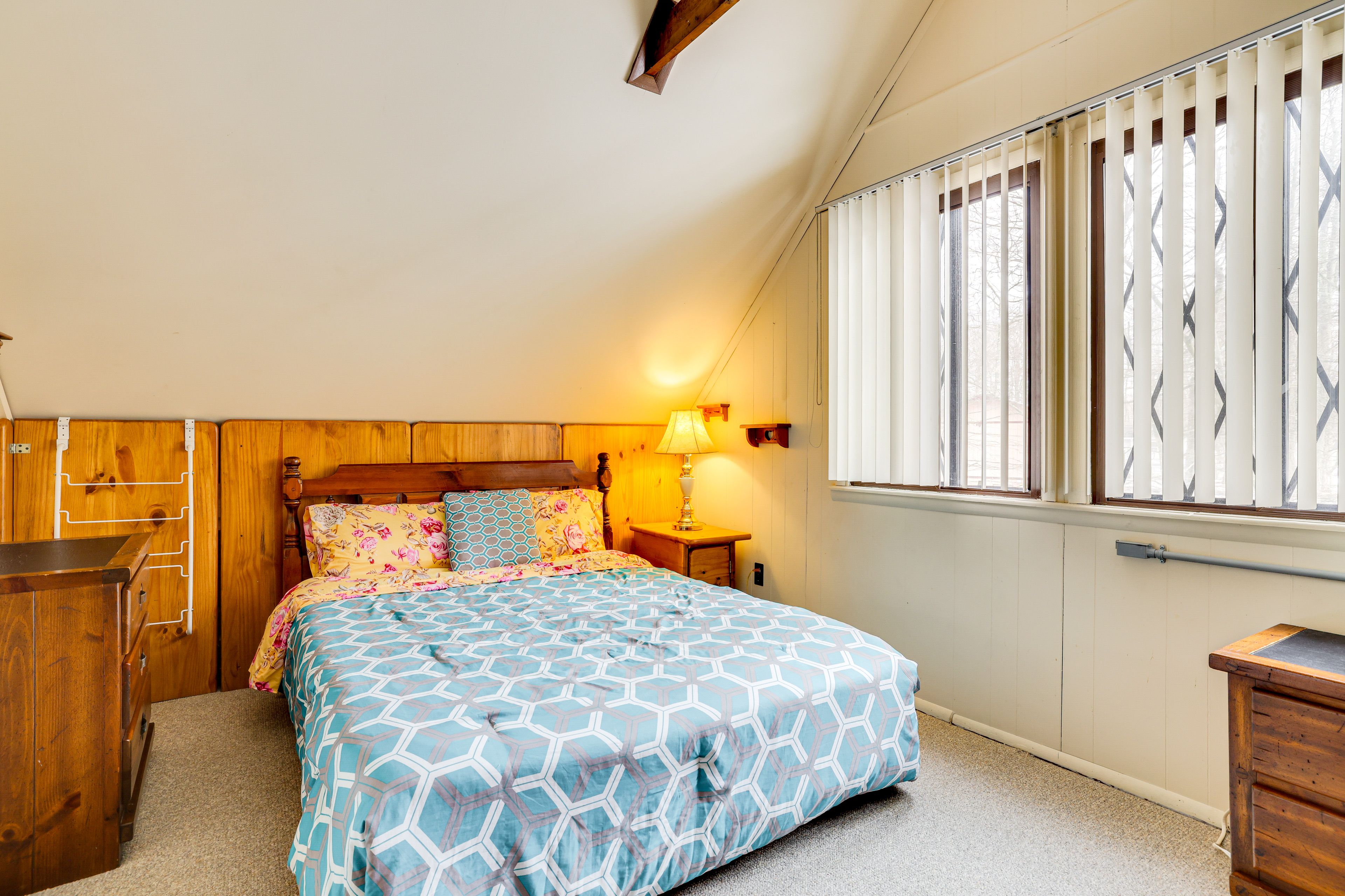 Bedroom 1 | Queen Bed | 2nd Floor