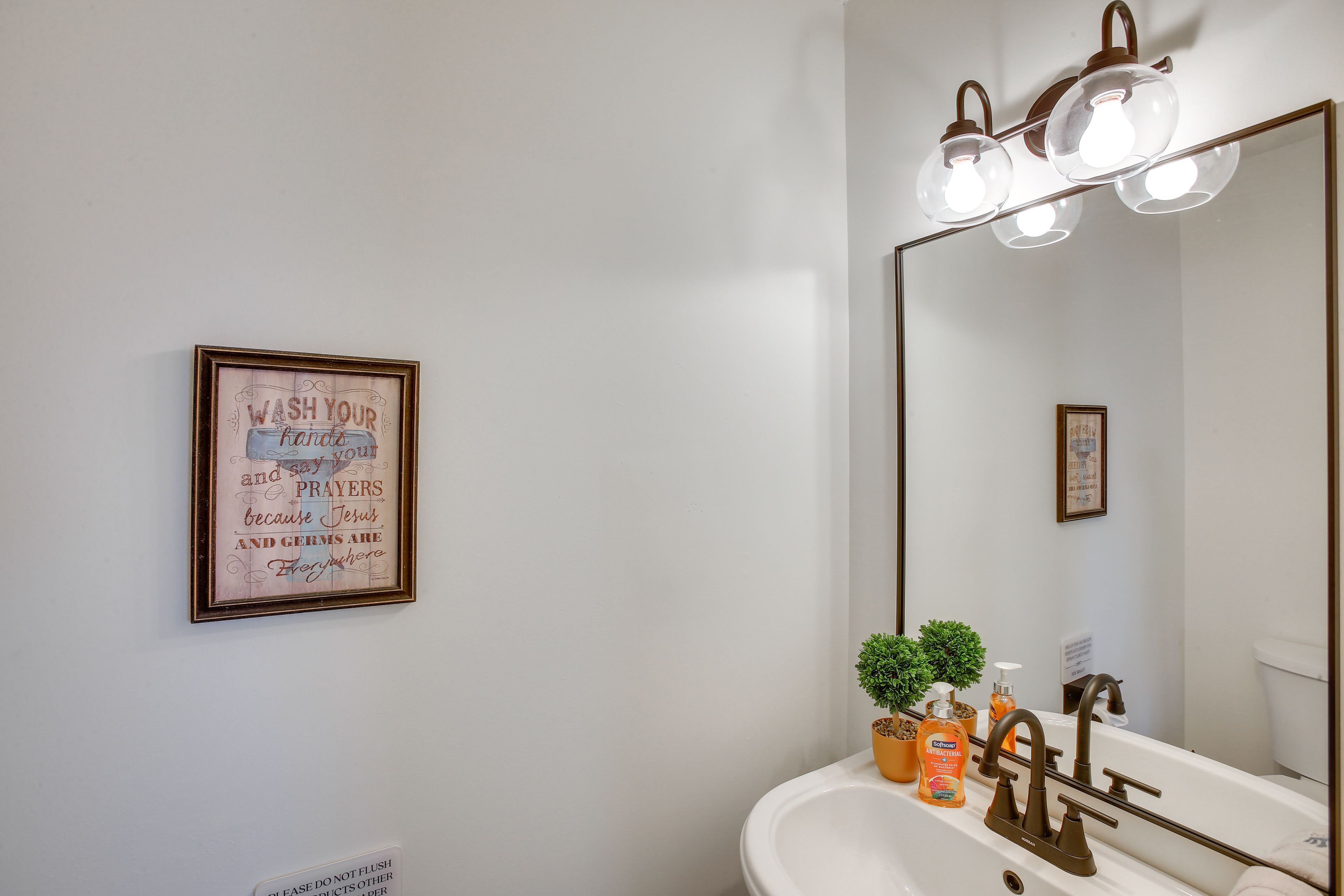 Half Bathroom | 1st Floor