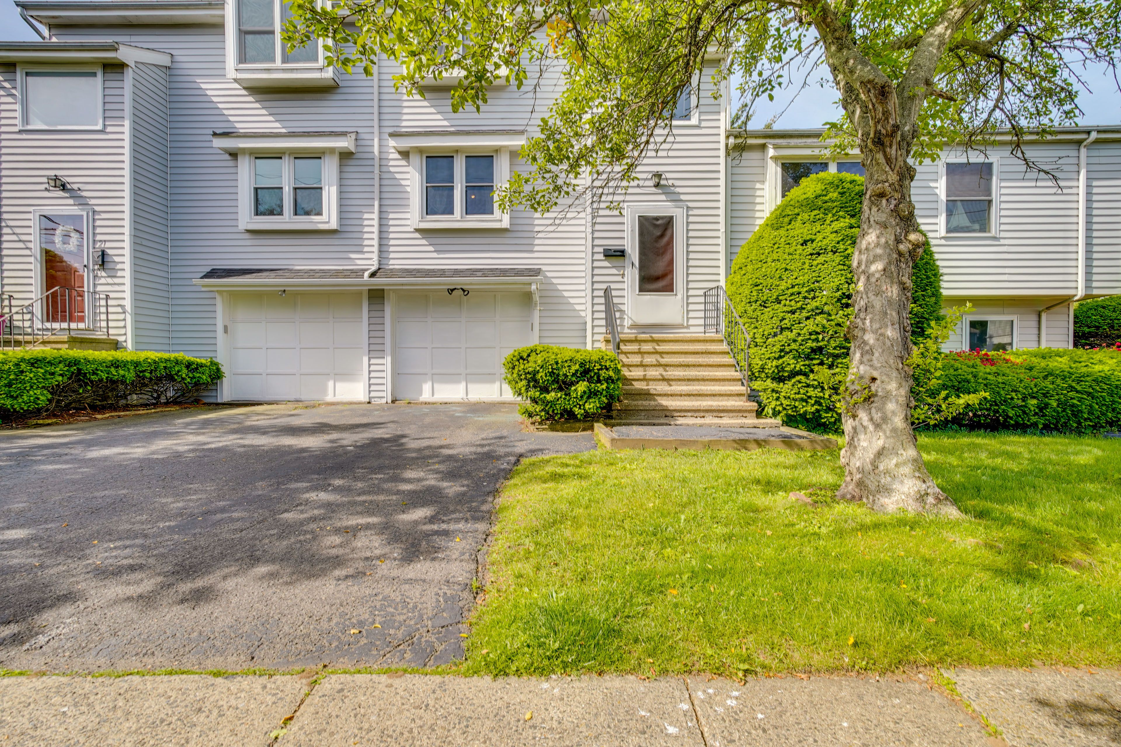 Parking | Driveway (1 Vehicle) | Street Parking (1 Vehicle) | No Garage Access