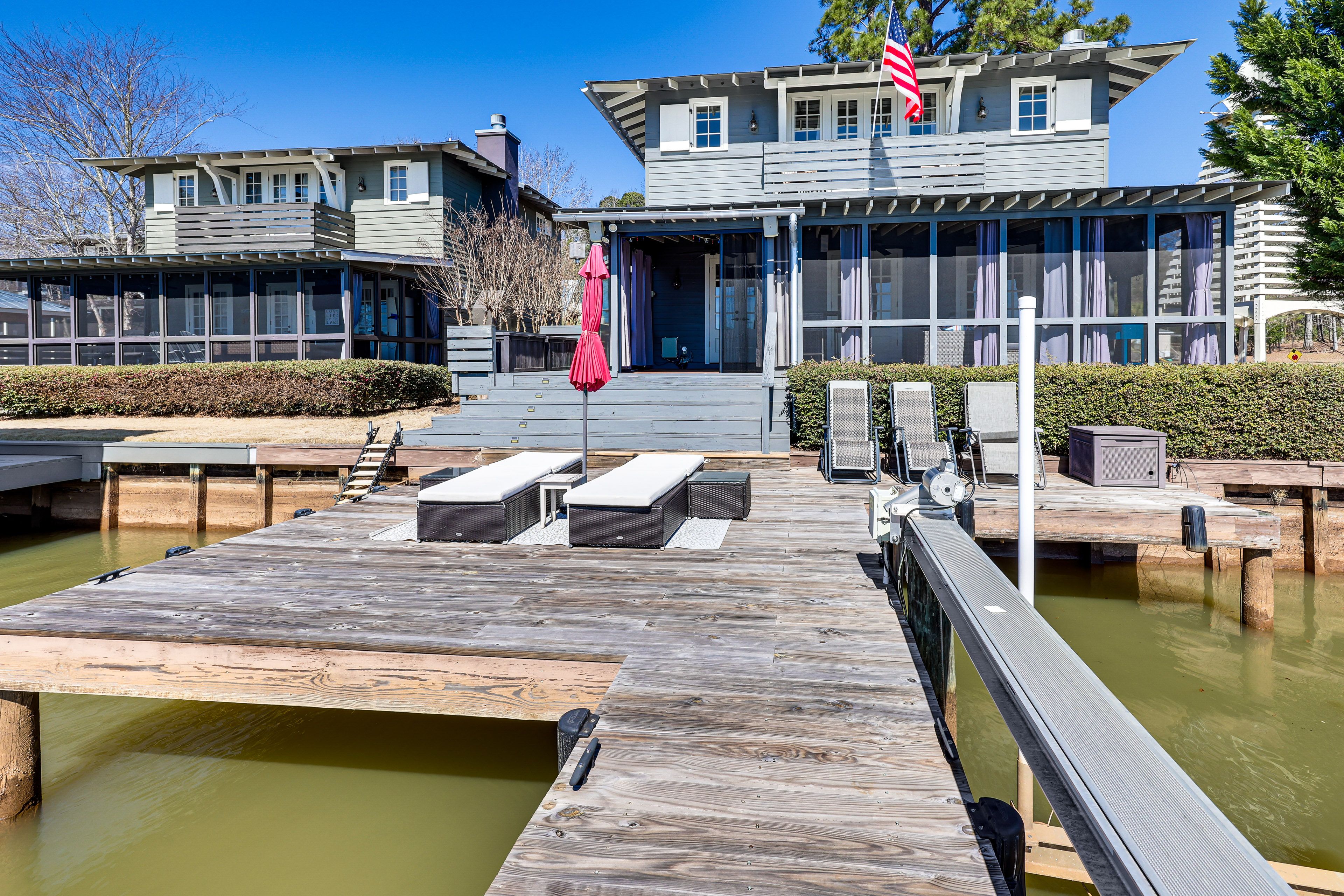 Boat Dock | 2-Story House