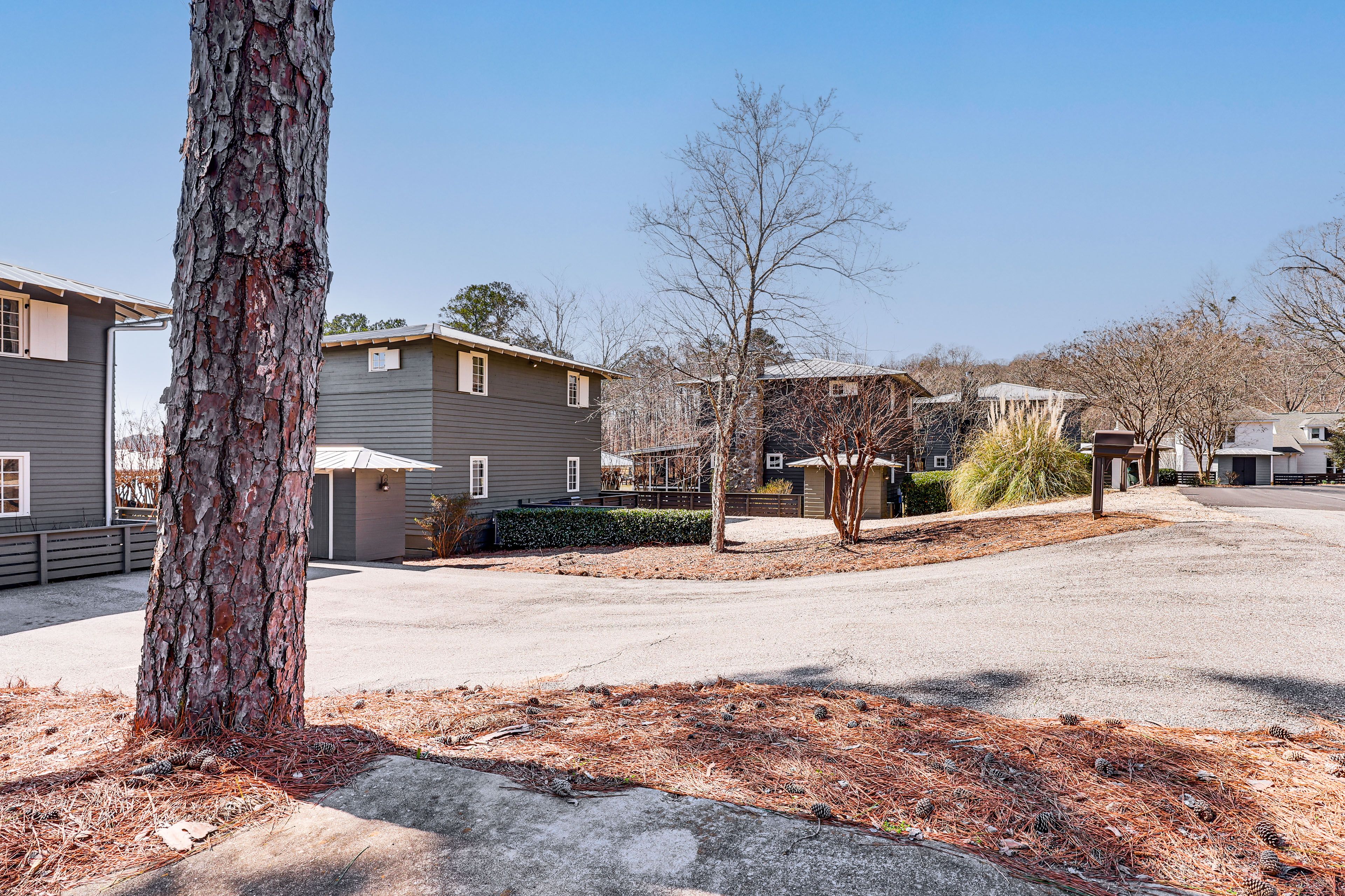 Parking | Driveway (4 Vehicles)
