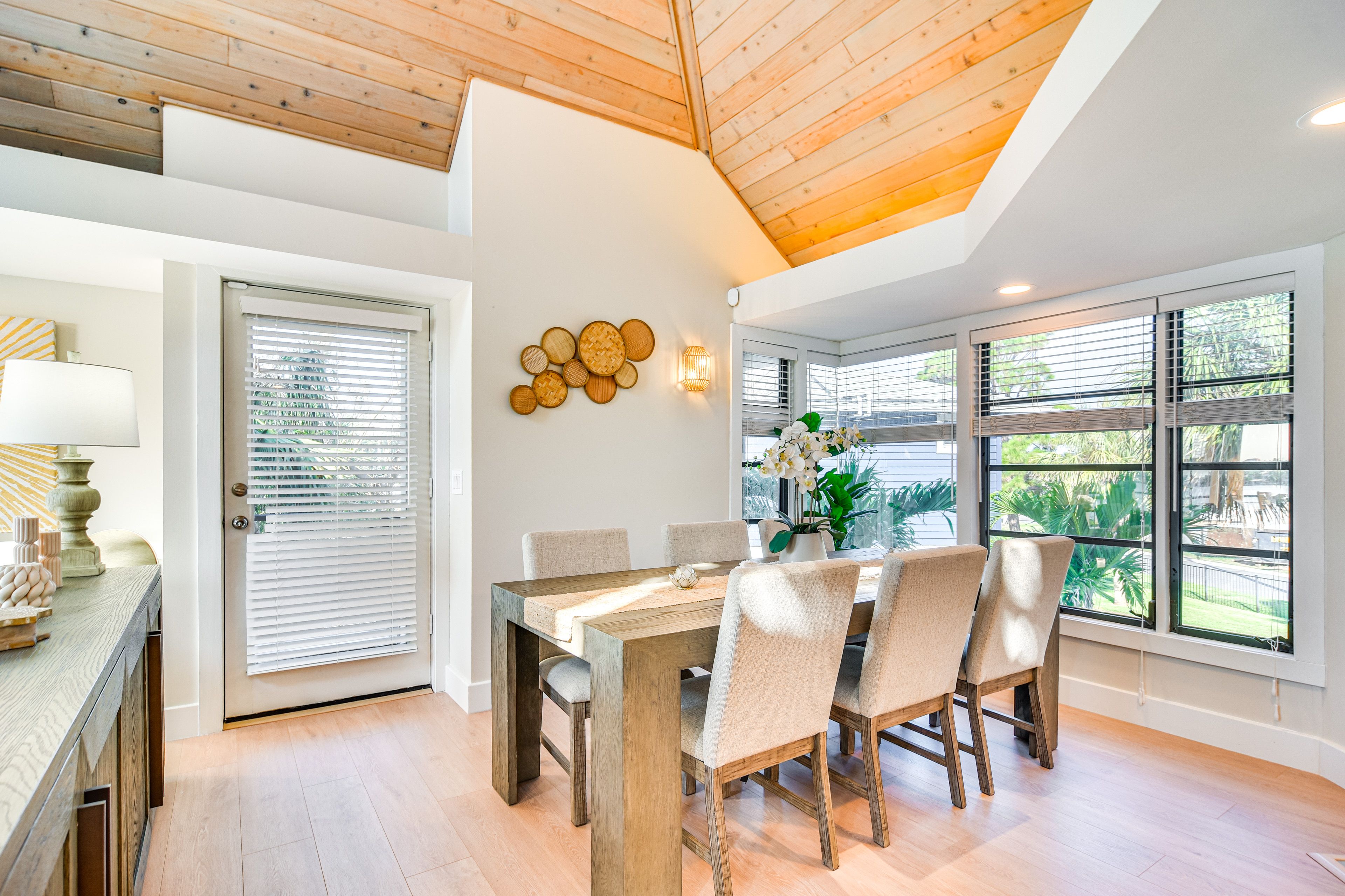 Dining Area | 2nd Floor