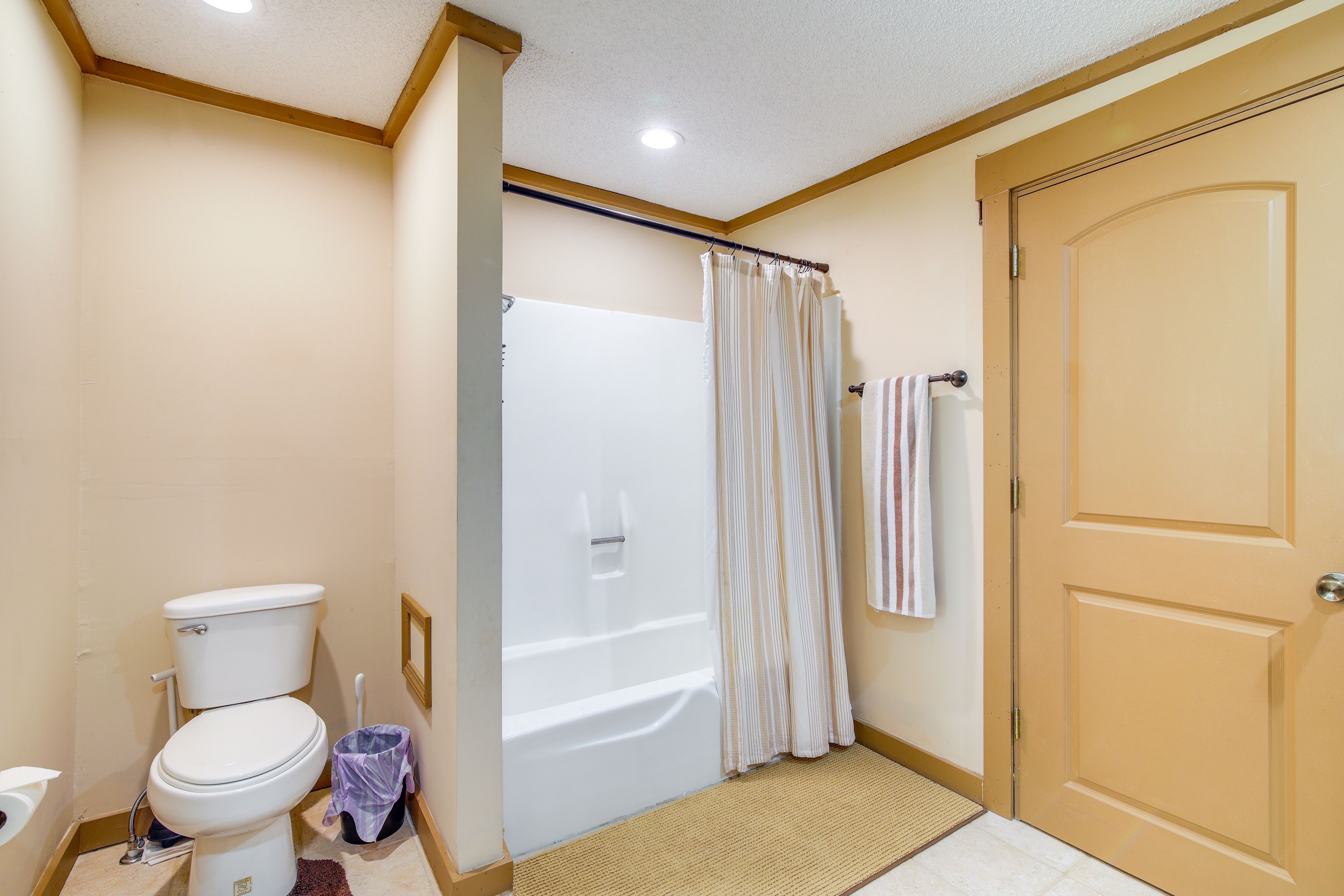 En-Suite Bathroom