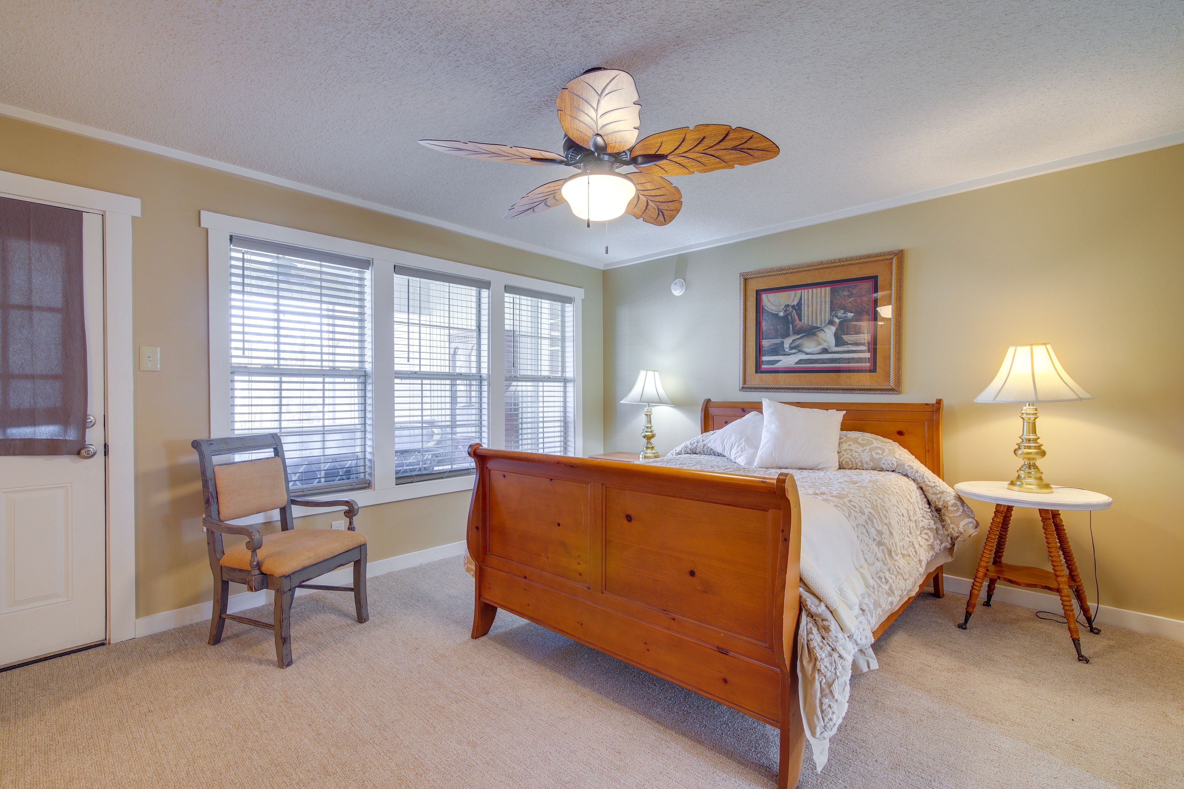 Bedroom 1 | Queen Bed