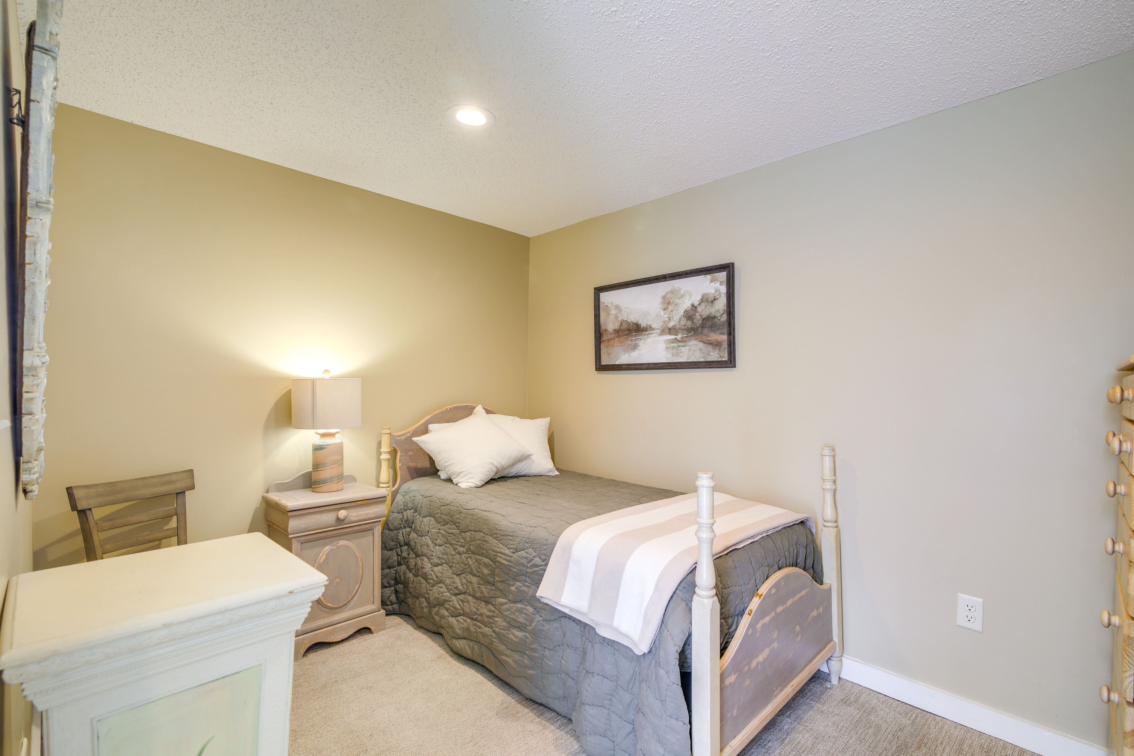 Bedroom 3 | Twin Bed