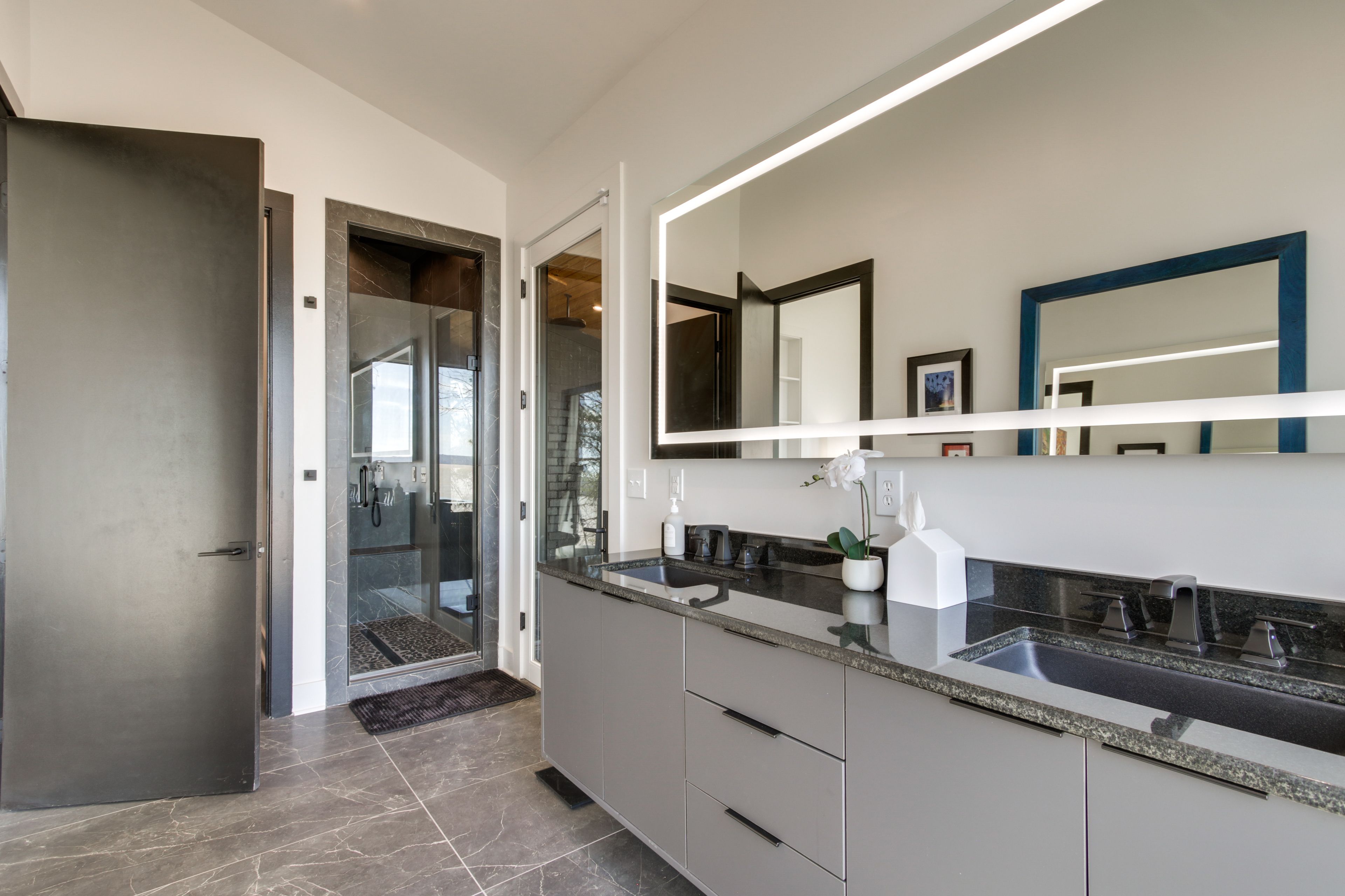 En-Suite Bathroom | Towels & Linens Provided | Private Patio Access