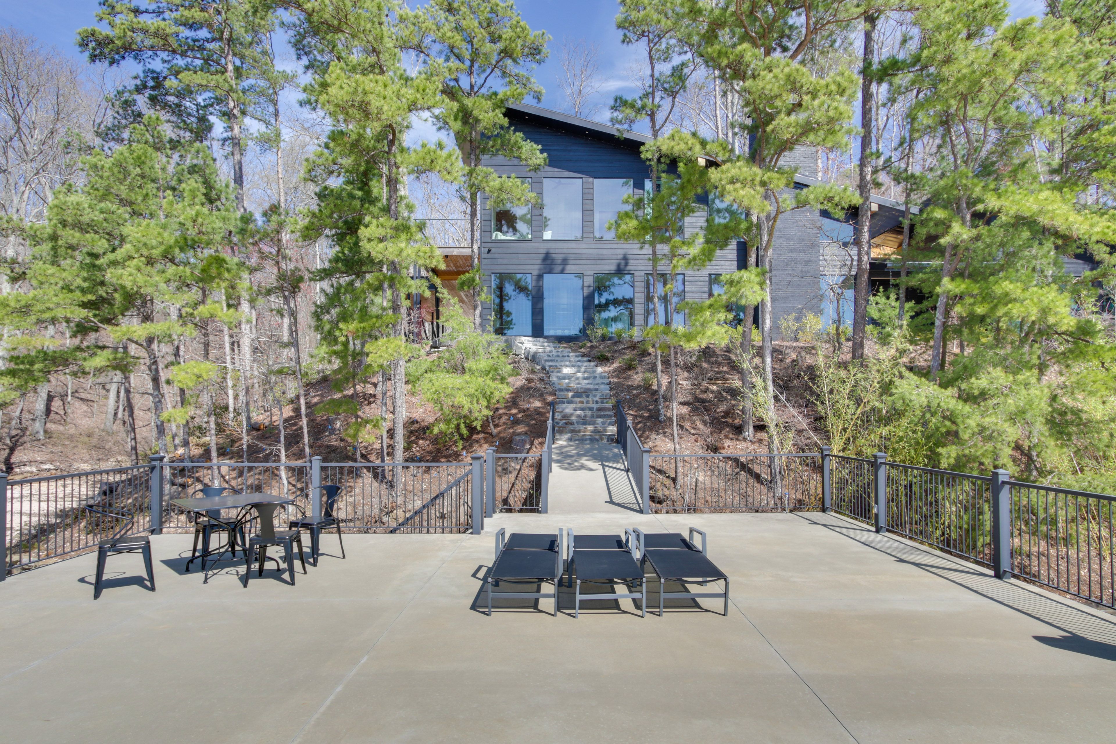Private Boat Dock w/ Rooftop Lounge Area