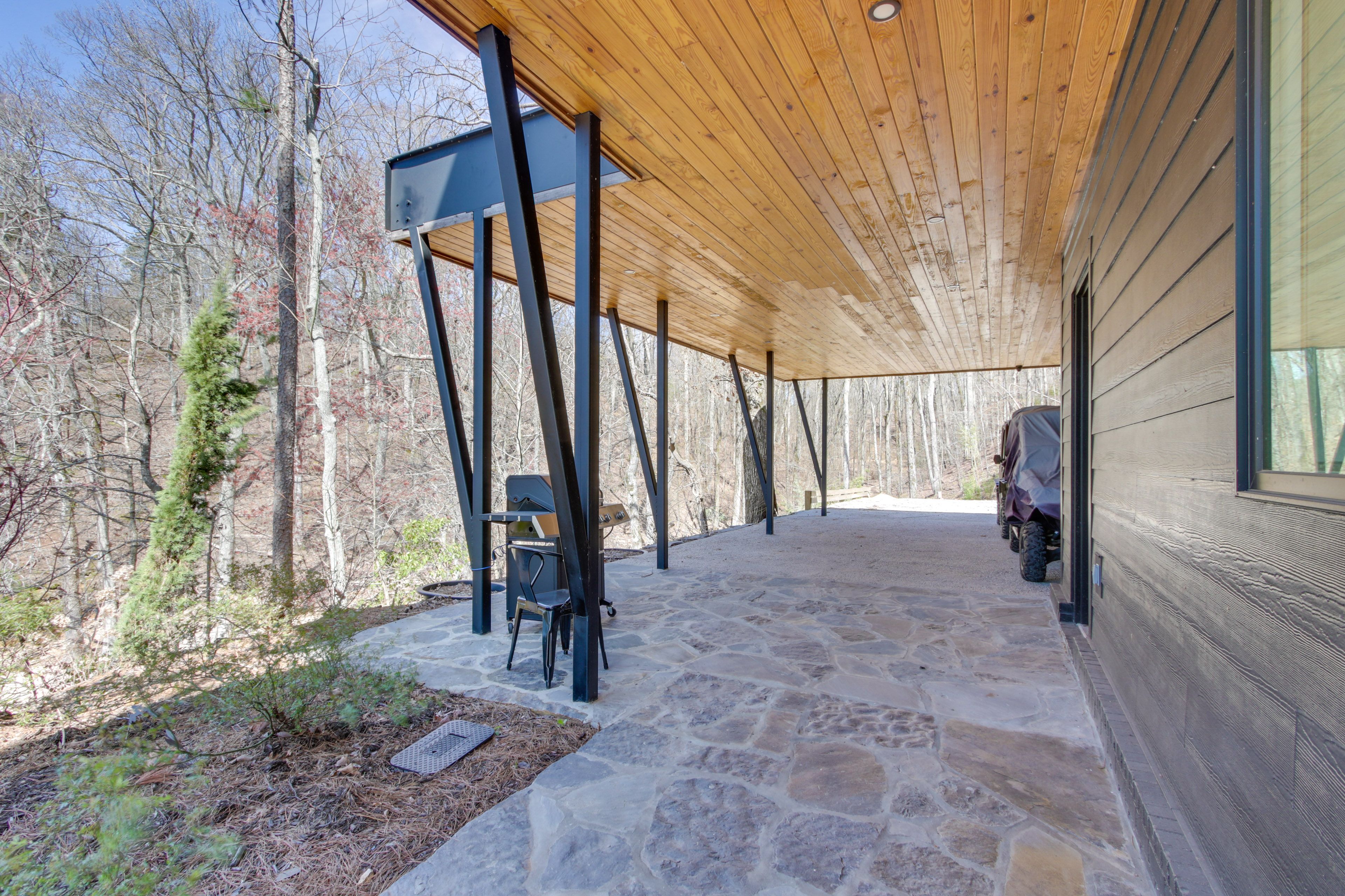 Parking | Carport (2 Vehicles) | Gravel Driveway (2 Vehicles)