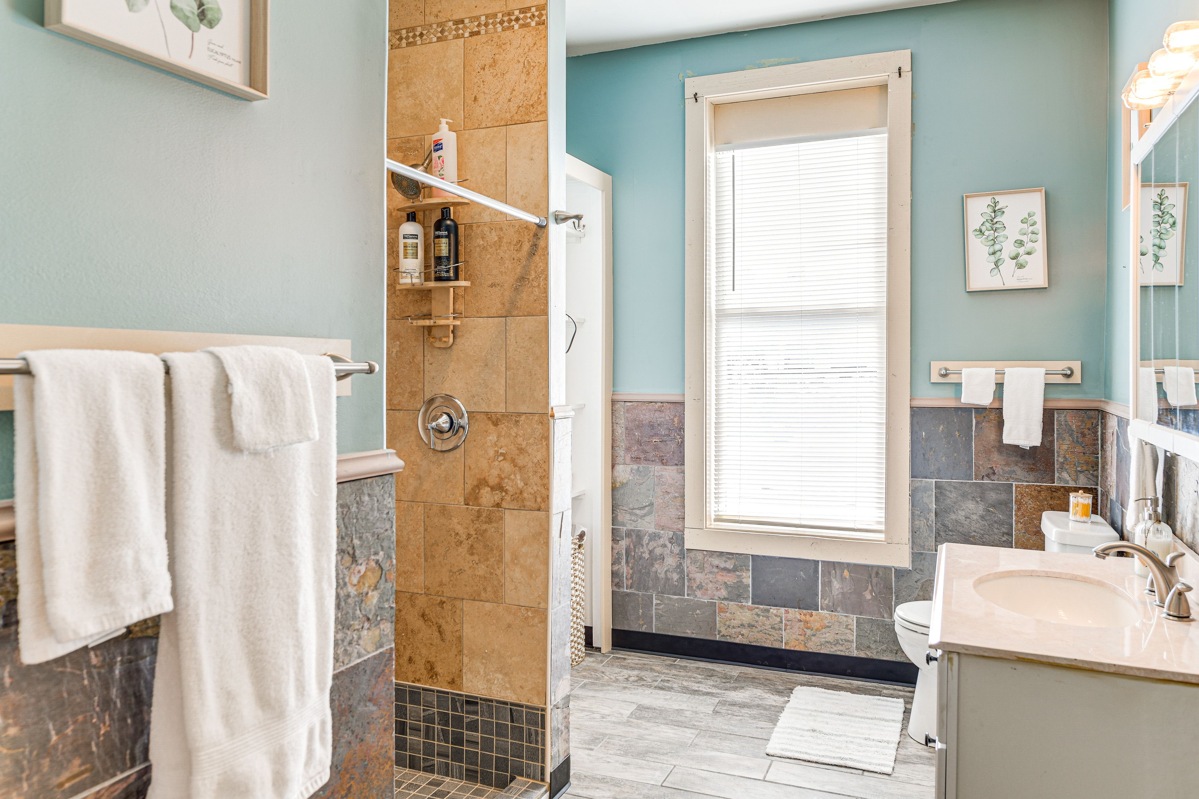 Full Bathroom | Linens & Towels